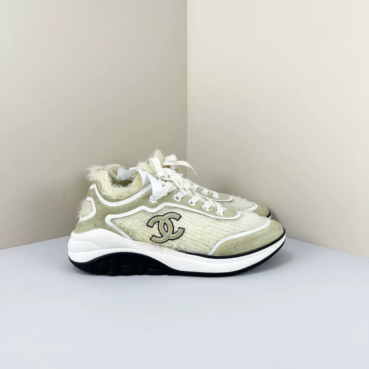 Chanel Chanel Double C Plush Knit Off-White Casual Shoe Size US 6.5 / IT 36.5 - 5 Thumbnail