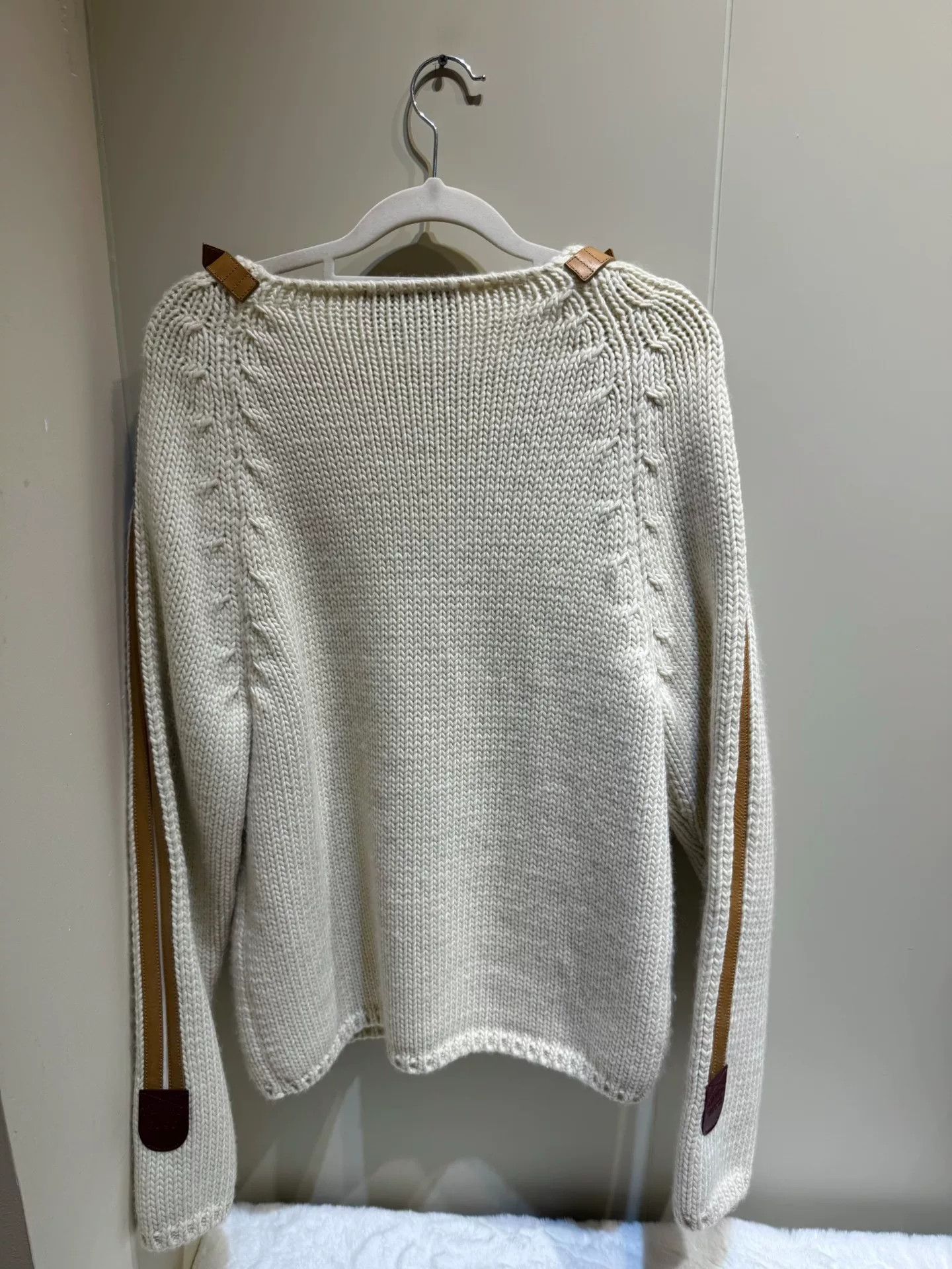 Gucci Gucci White Wool Pullover w/ Leather Straps Size US M / EU 48-50 / 2 - 2 Thumbnail