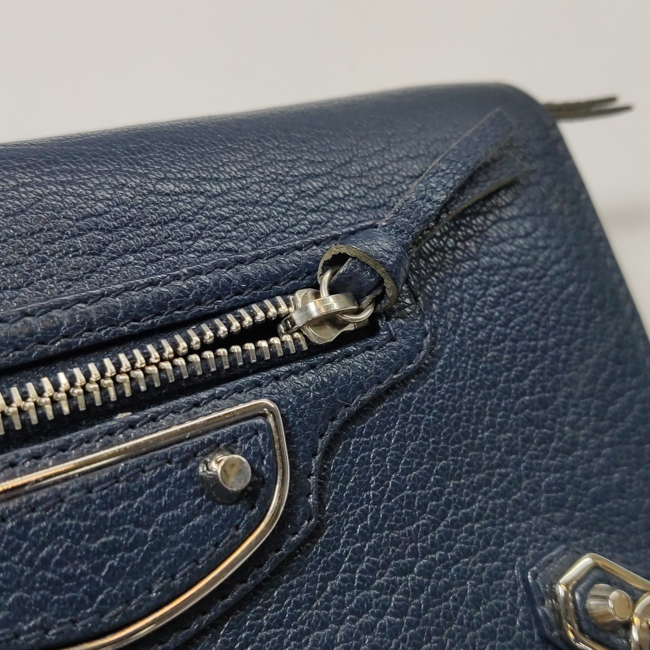 Balenciaga Balenciaga Women os Crossbody Bags Size ONE SIZE - 11 Thumbnail