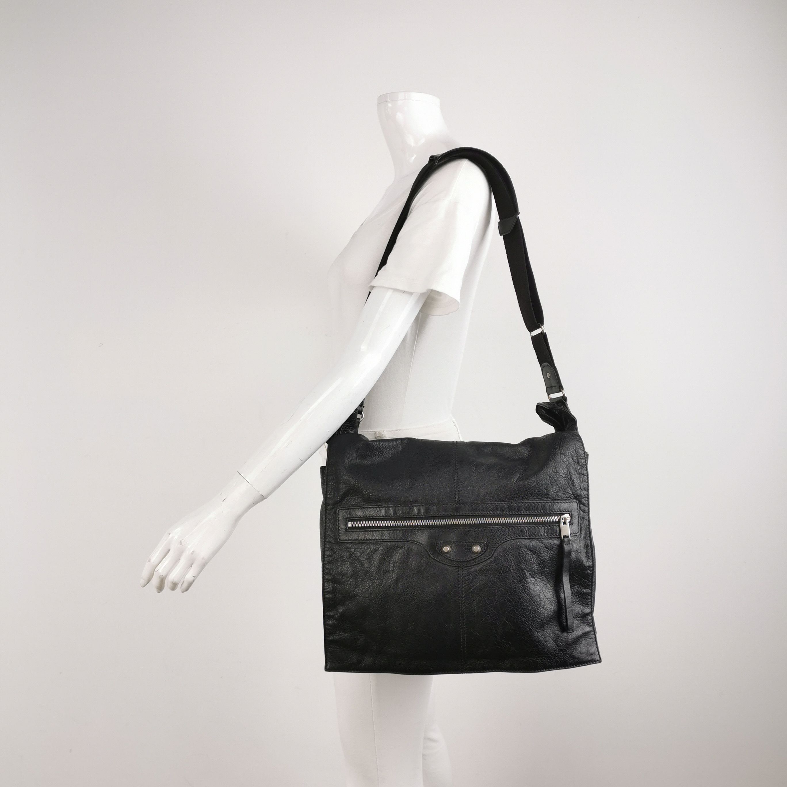 Balenciaga Balenciaga Women os Shoulder Bags Size ONE SIZE - 2 Thumbnail