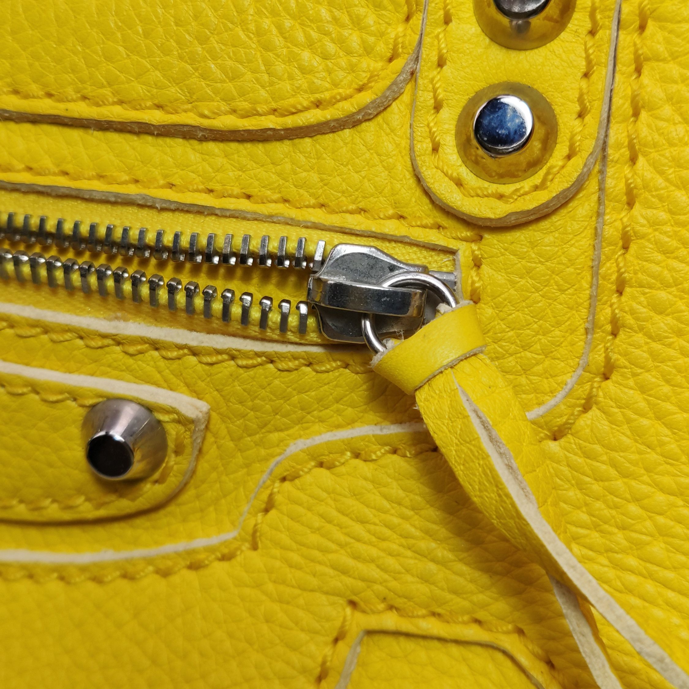 Balenciaga Balenciaga Women os Crossbody Bags Size ONE SIZE - 13 Thumbnail