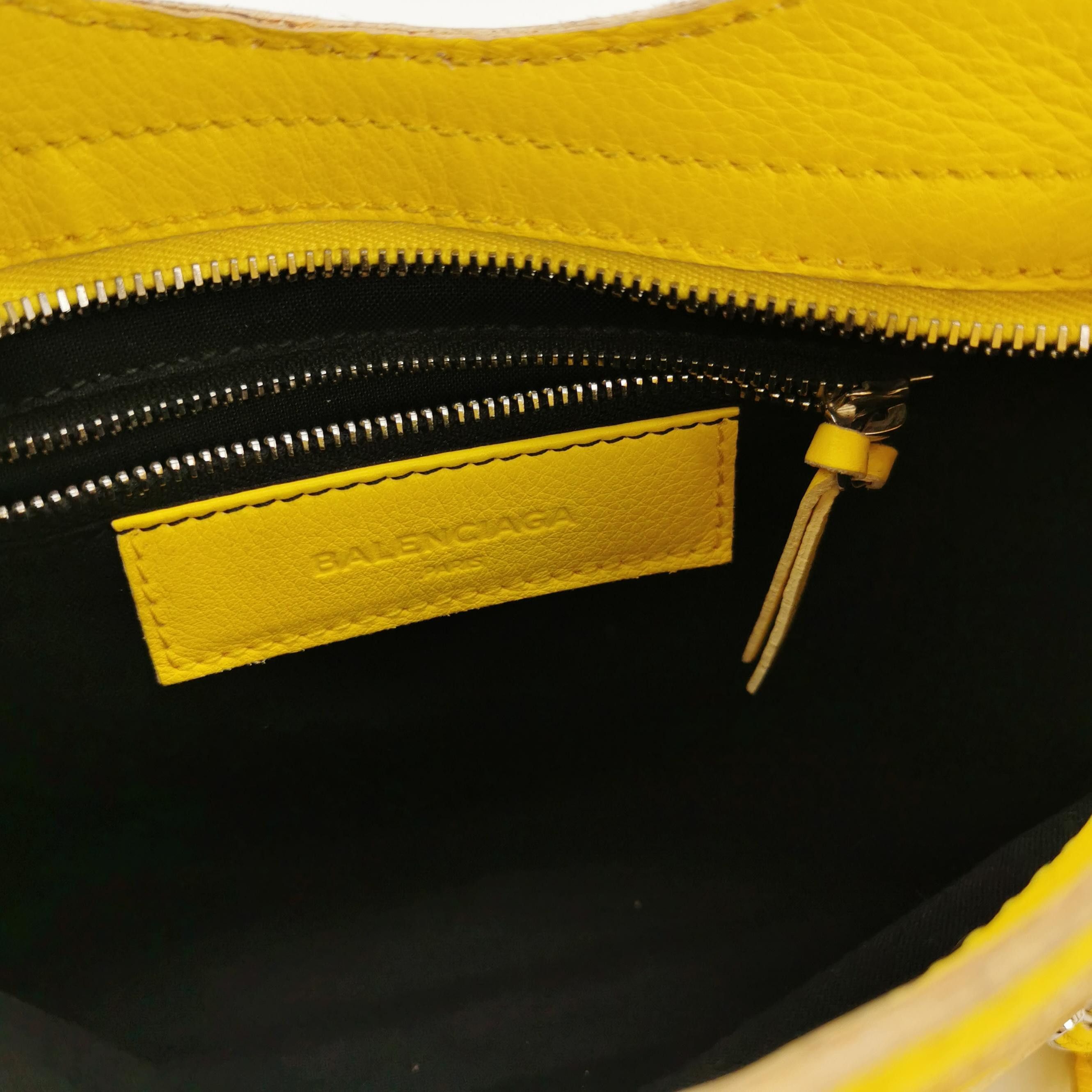 Balenciaga Balenciaga Women os Crossbody Bags Size ONE SIZE - 8 Thumbnail
