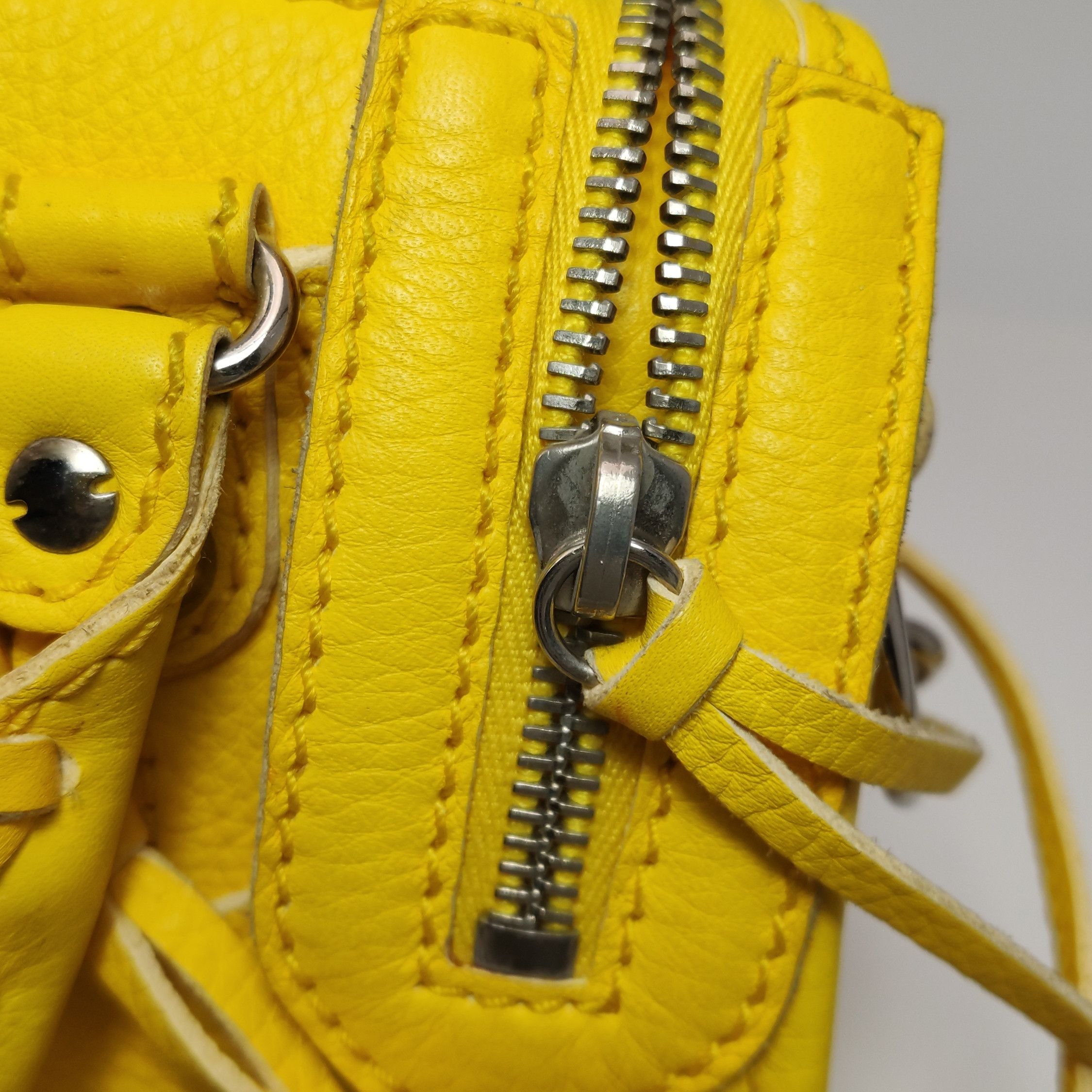 Balenciaga Balenciaga Women os Crossbody Bags Size ONE SIZE - 11 Thumbnail
