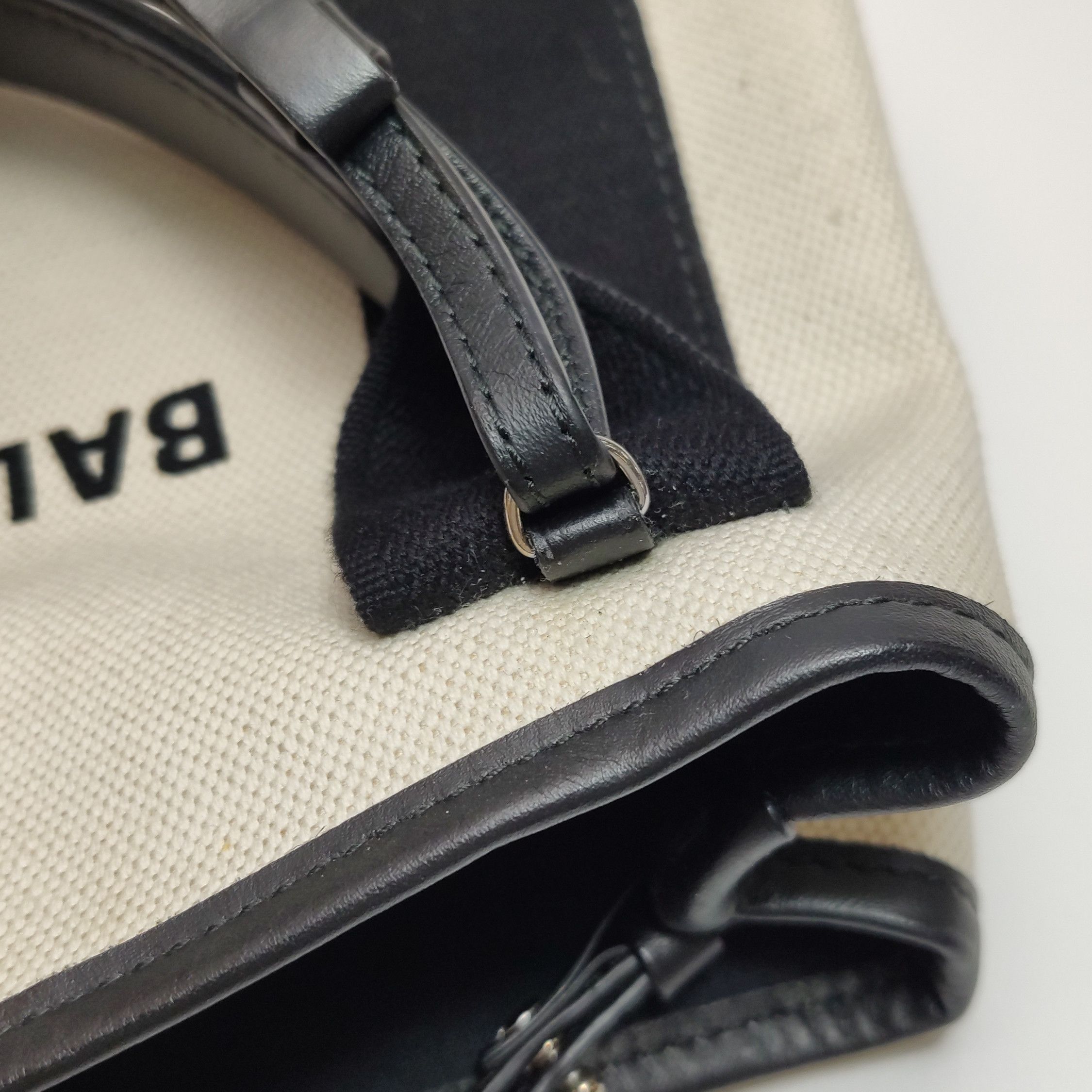 Balenciaga Balenciaga Women os Shoulder Bags Size ONE SIZE - 11 Thumbnail