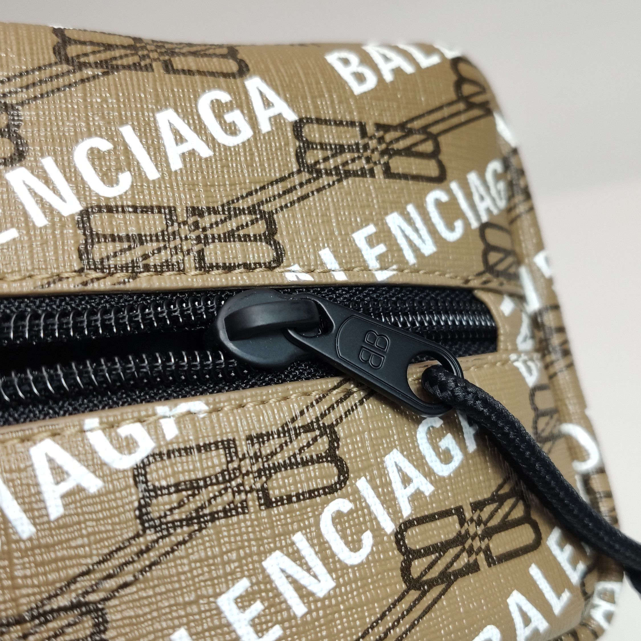Balenciaga Balenciaga Women os Clutches Size ONE SIZE - 9 Thumbnail