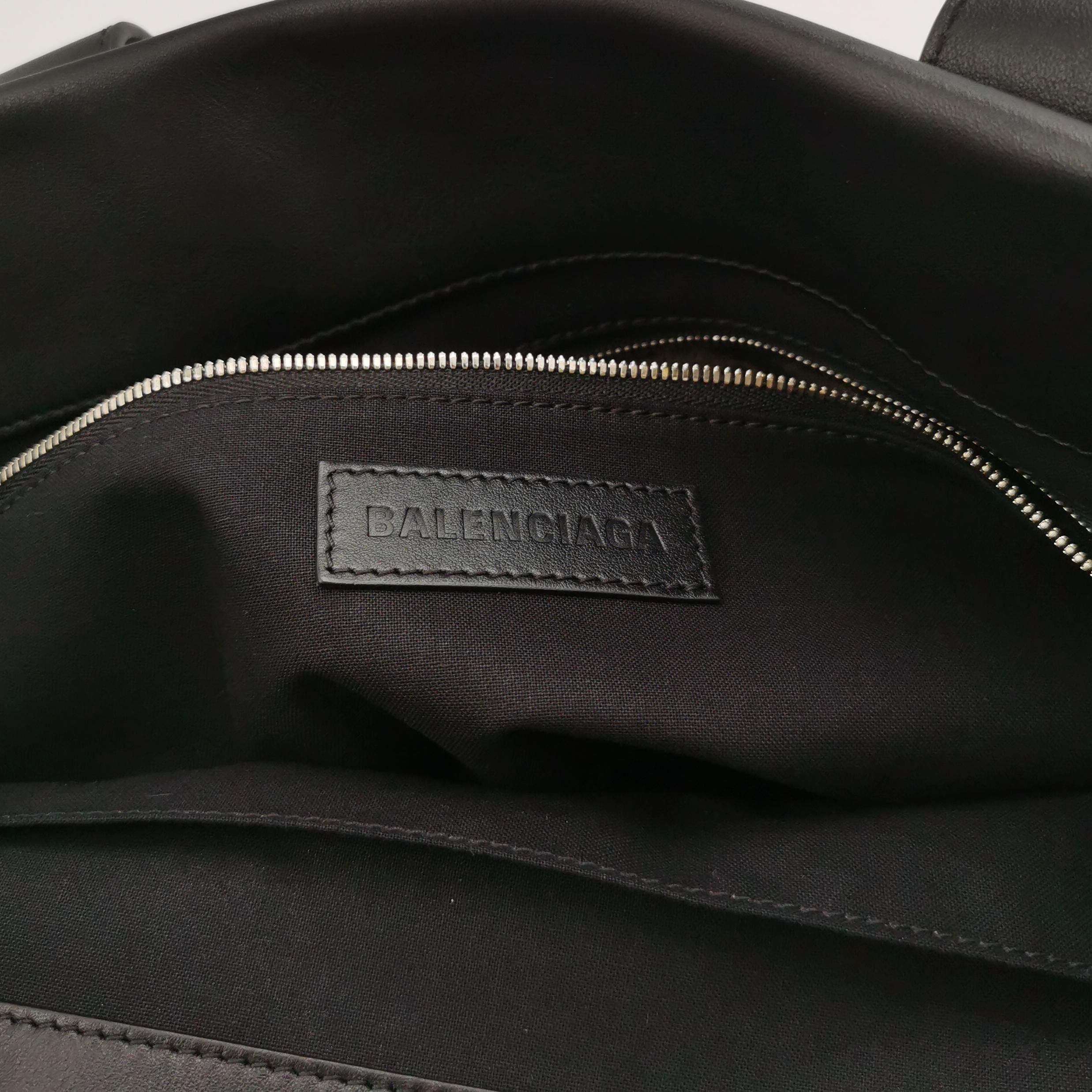 Balenciaga Balenciaga Women os Shoulder Bags Size ONE SIZE - 8 Thumbnail