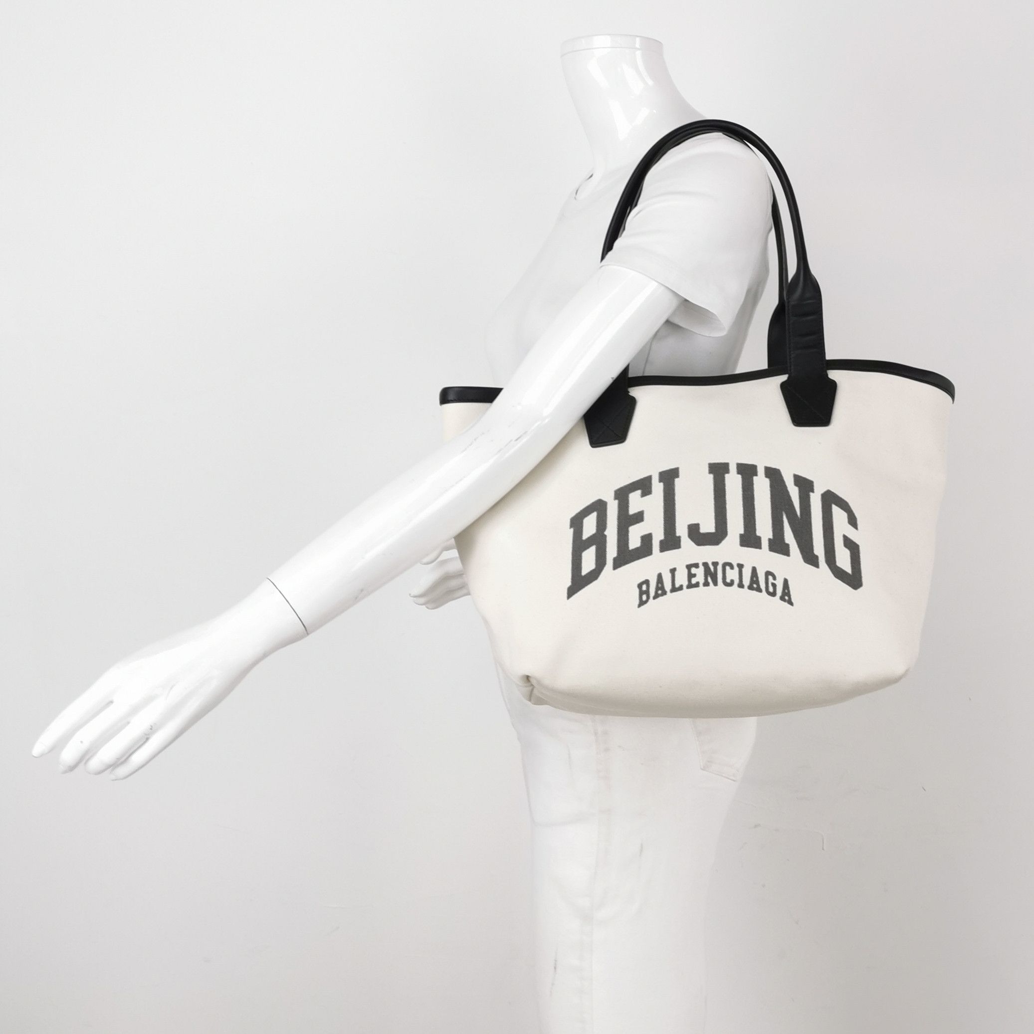 Balenciaga Balenciaga Women os Shoulder Bags Size ONE SIZE - 2 Thumbnail