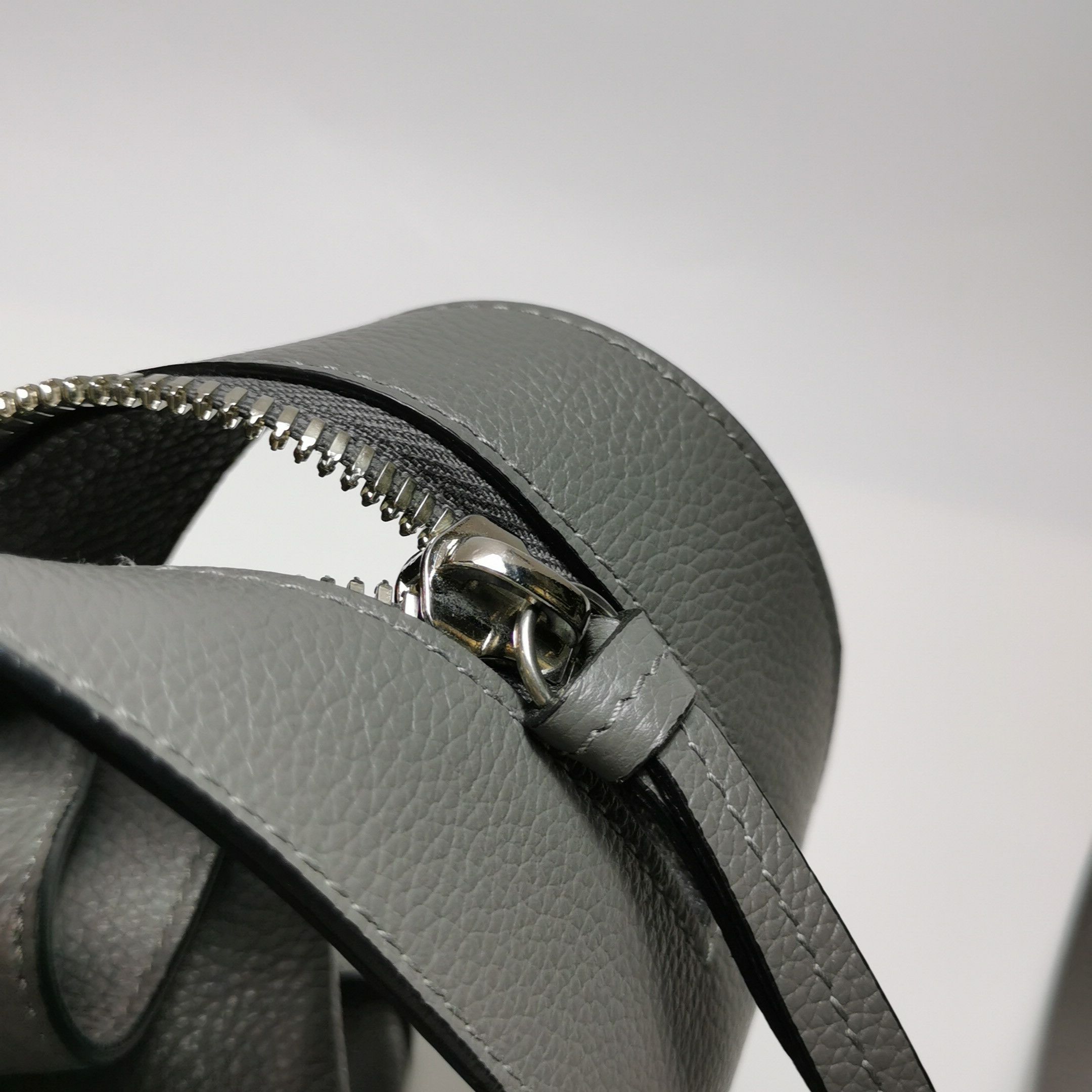 Balenciaga Balenciaga Women os Shoulder Bags Size ONE SIZE - 11 Thumbnail