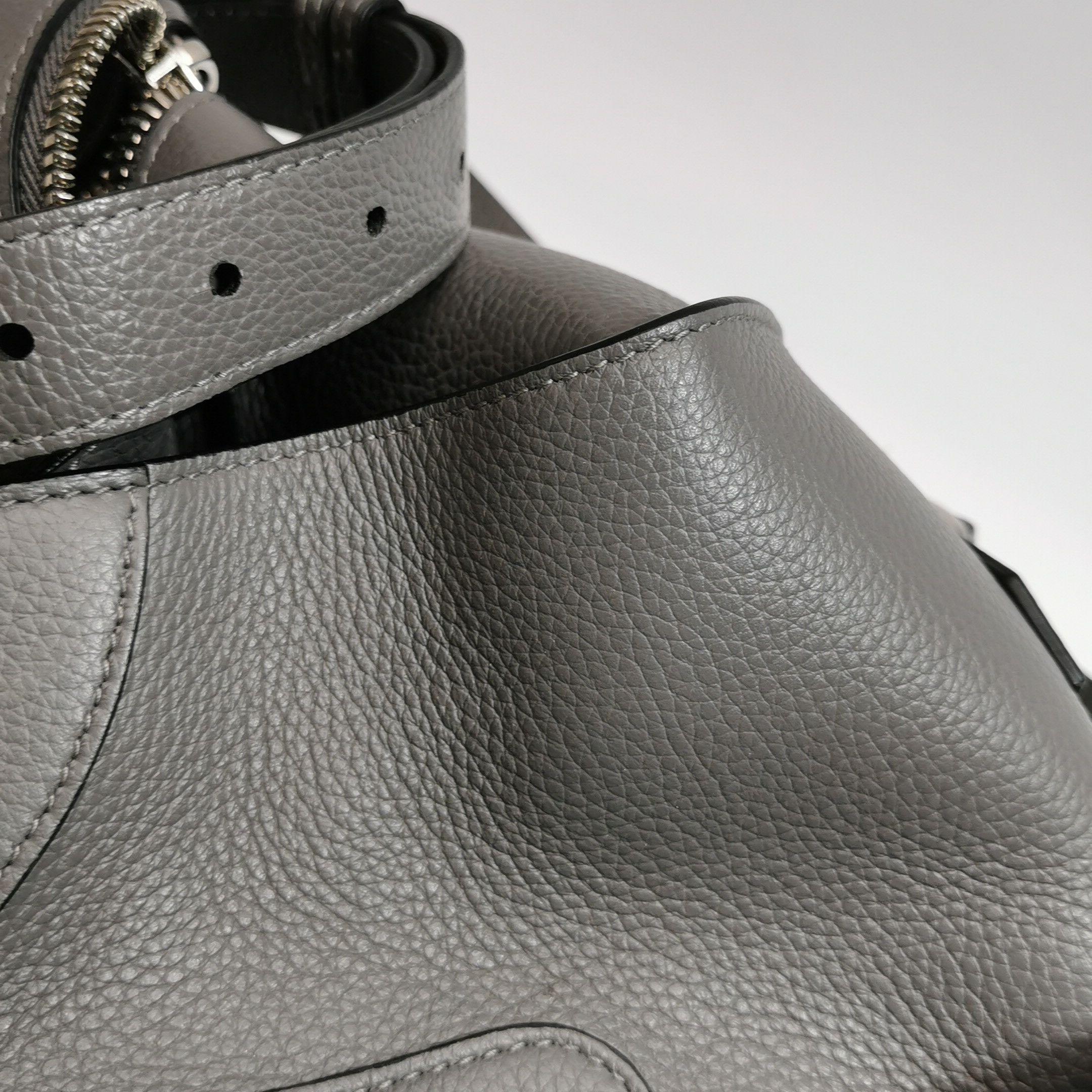 Balenciaga Balenciaga Women os Shoulder Bags Size ONE SIZE - 23 Thumbnail