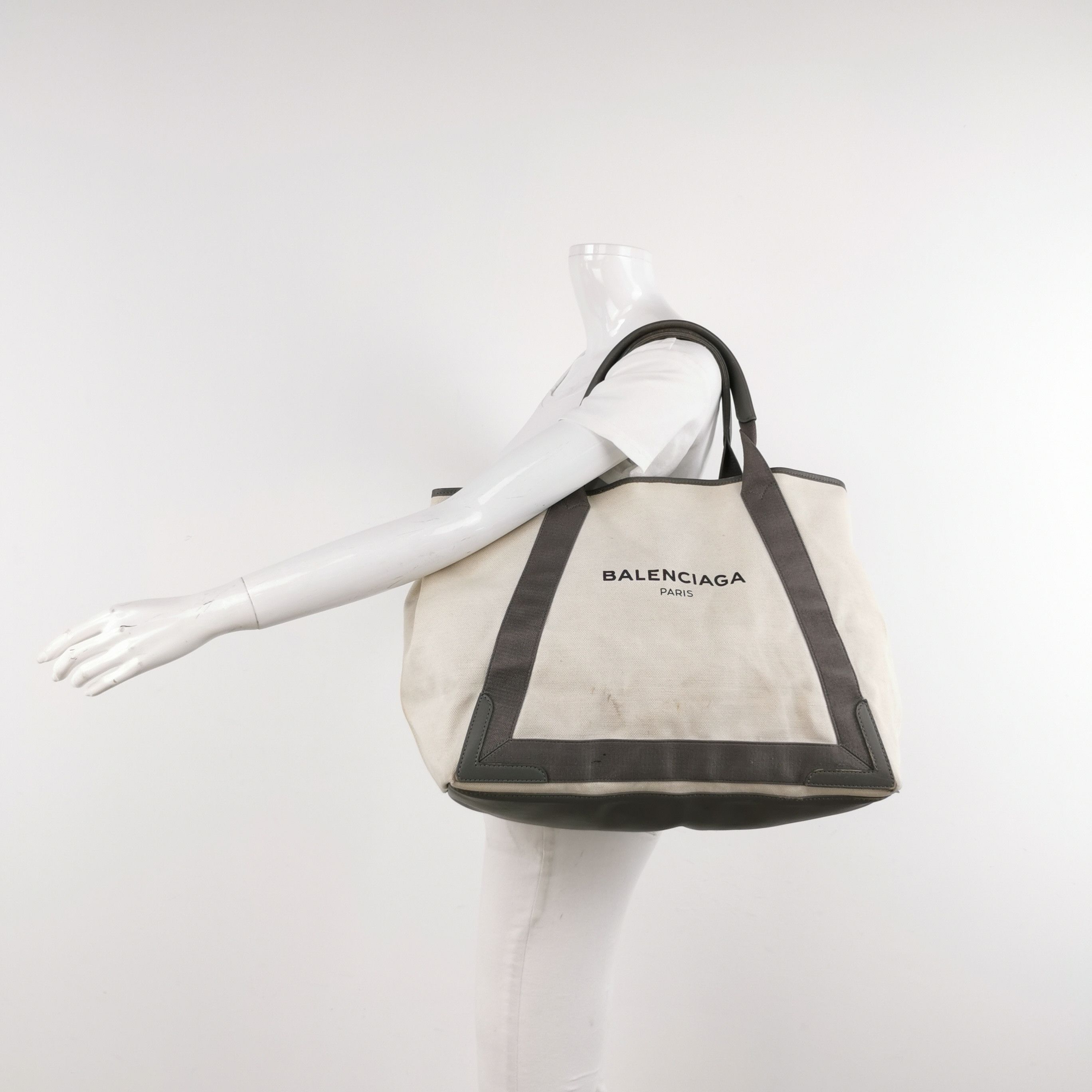 Balenciaga Balenciaga Women os Shoulder Bags Size ONE SIZE - 2 Thumbnail