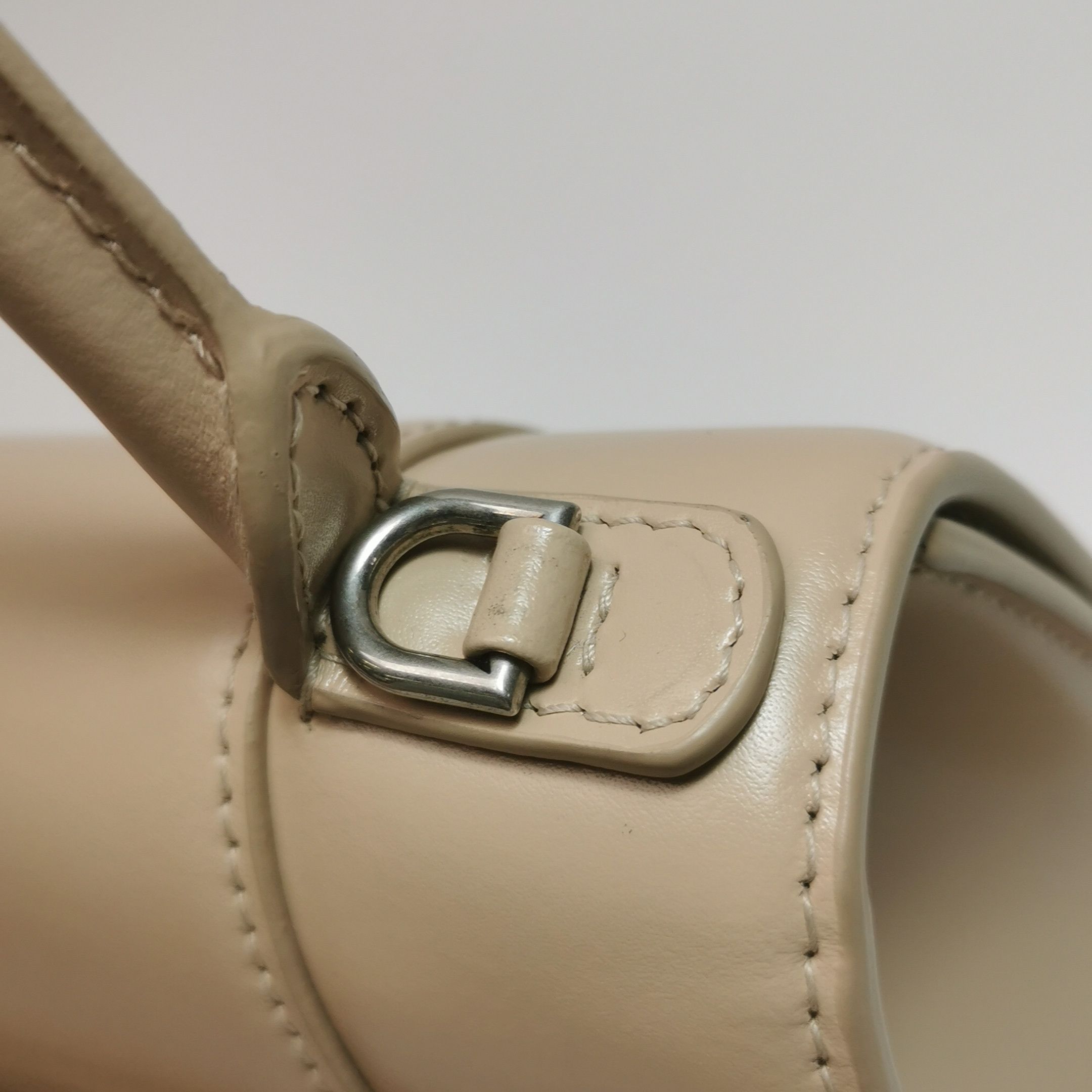 Balenciaga Balenciaga Women os Shoulder Bags Size ONE SIZE - 21 Thumbnail