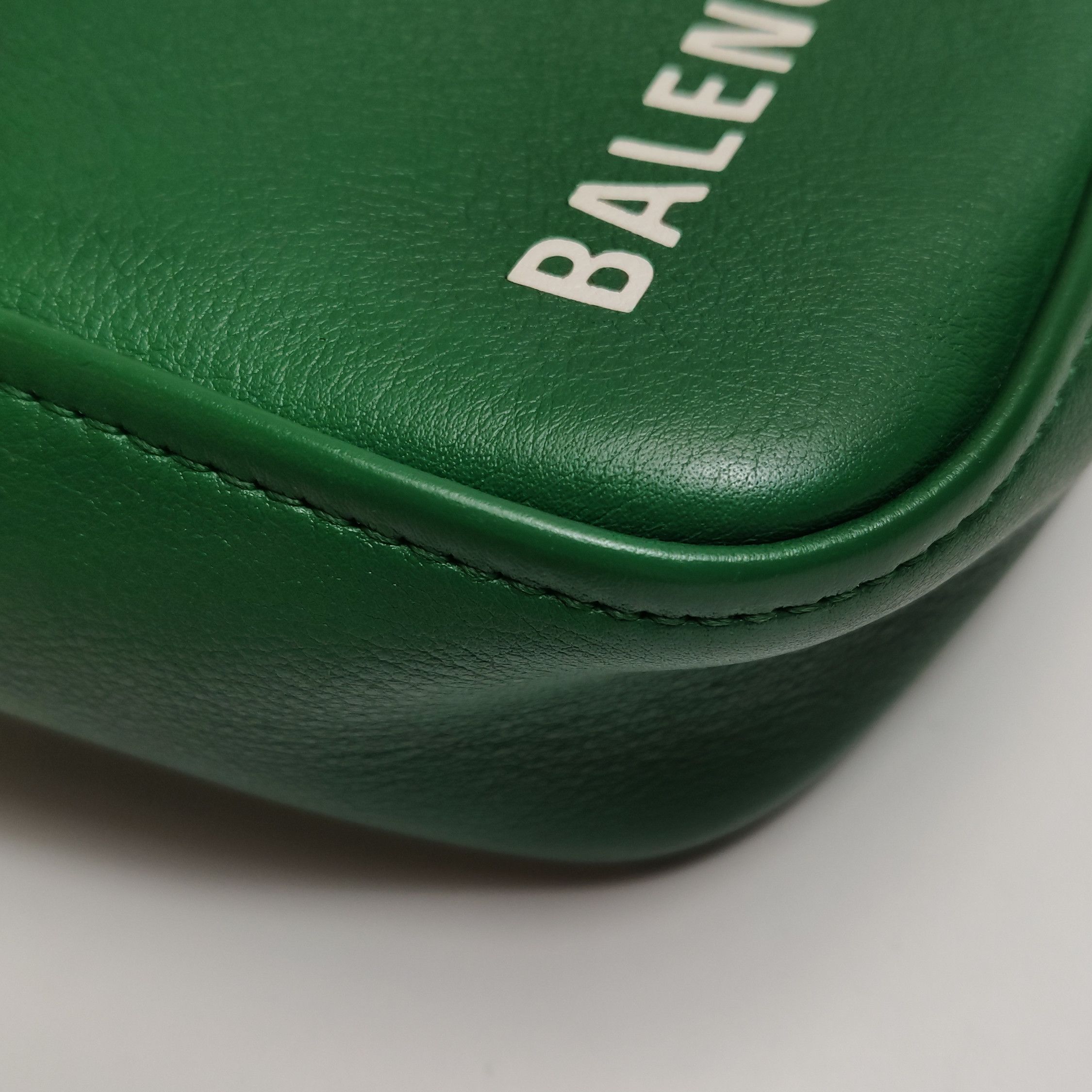 Balenciaga Balenciaga Women os Shoulder Bags Size ONE SIZE - 19 Thumbnail