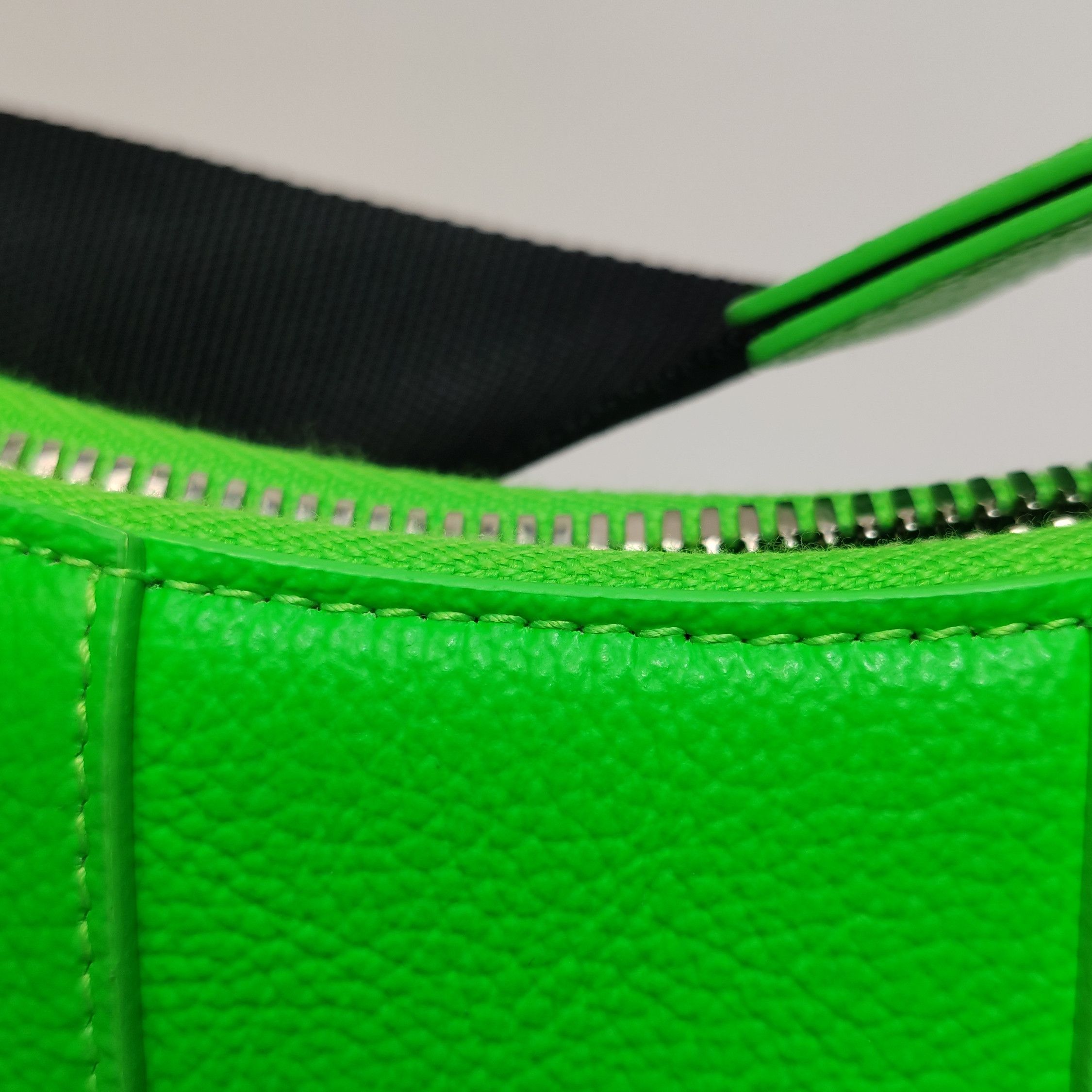 Balenciaga Balenciaga Women os Crossbody Bags Size ONE SIZE - 16 Thumbnail