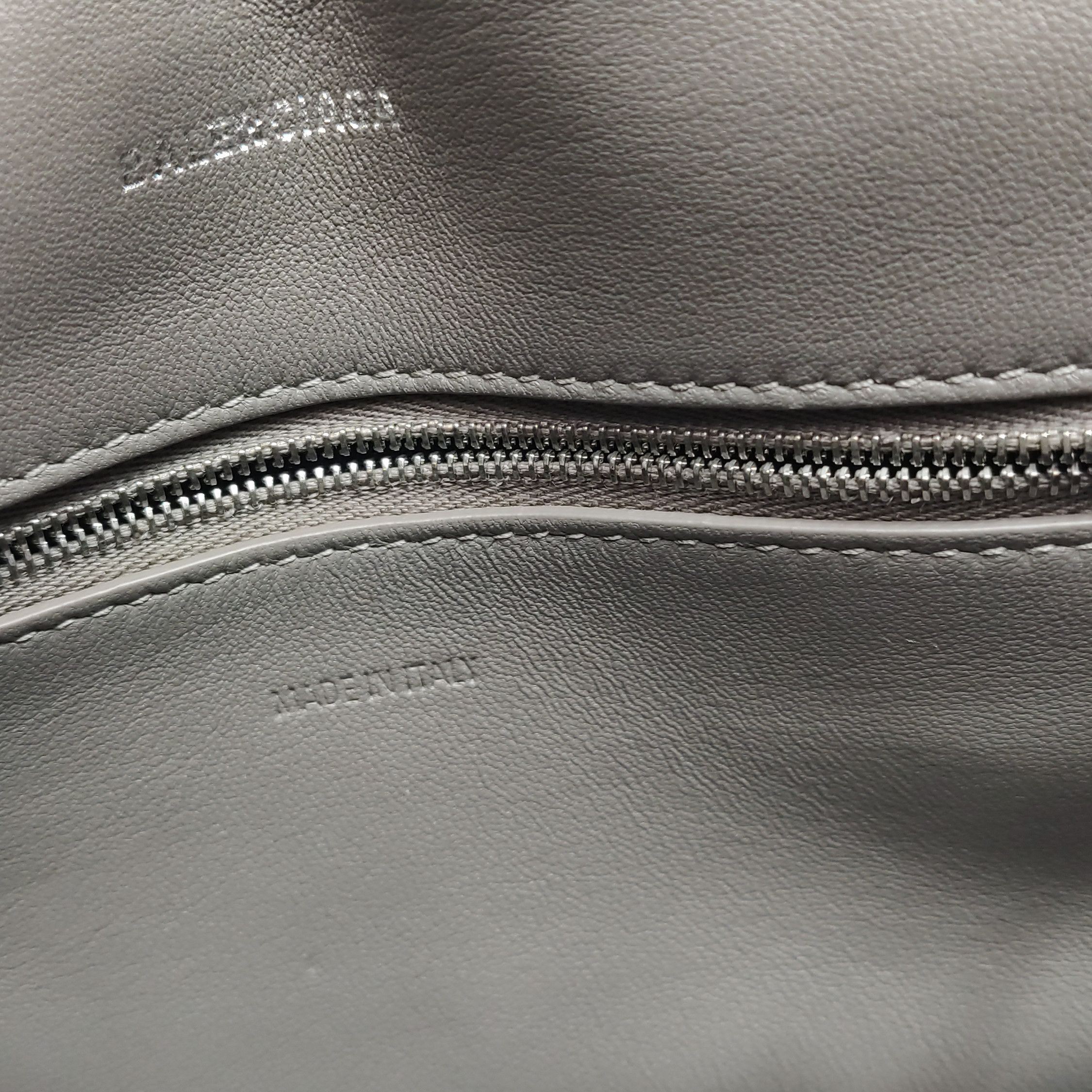 Balenciaga Balenciaga Women os Shoulder Bags Size ONE SIZE - 13 Thumbnail