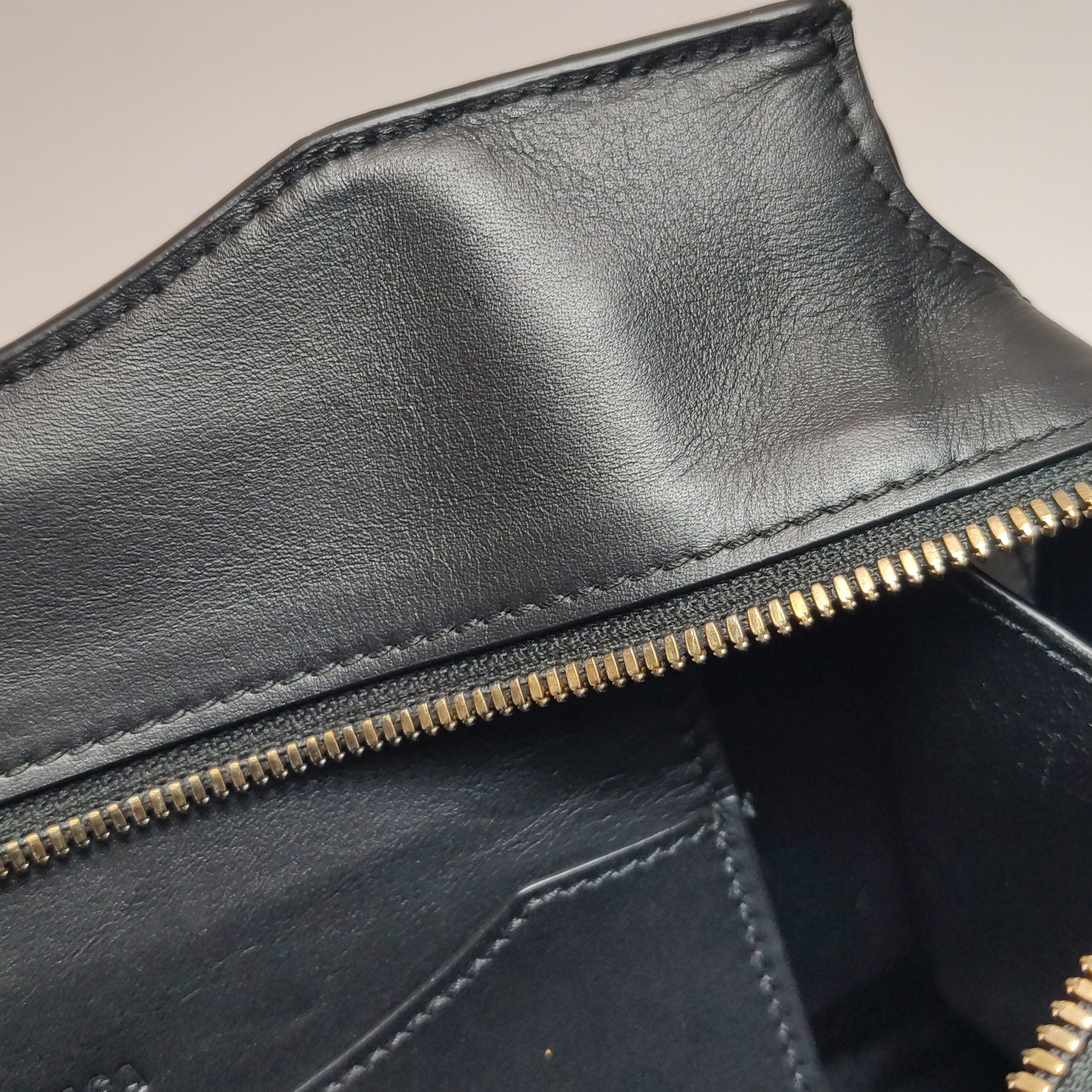 Balenciaga Balenciaga Women os Shoulder Bags Size ONE SIZE - 22 Thumbnail