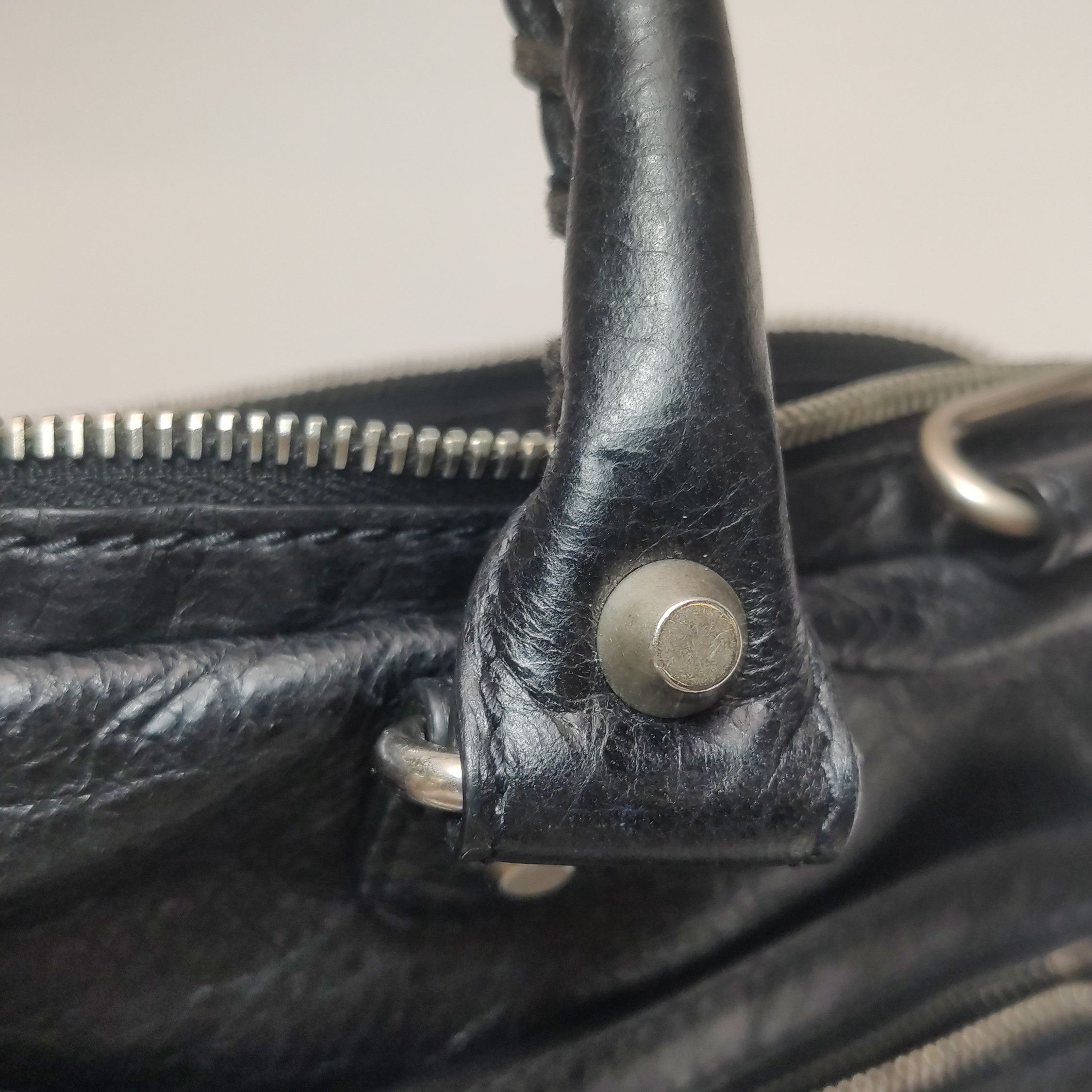 Balenciaga Balenciaga Women os Shoulder Bags Size ONE SIZE - 23 Thumbnail