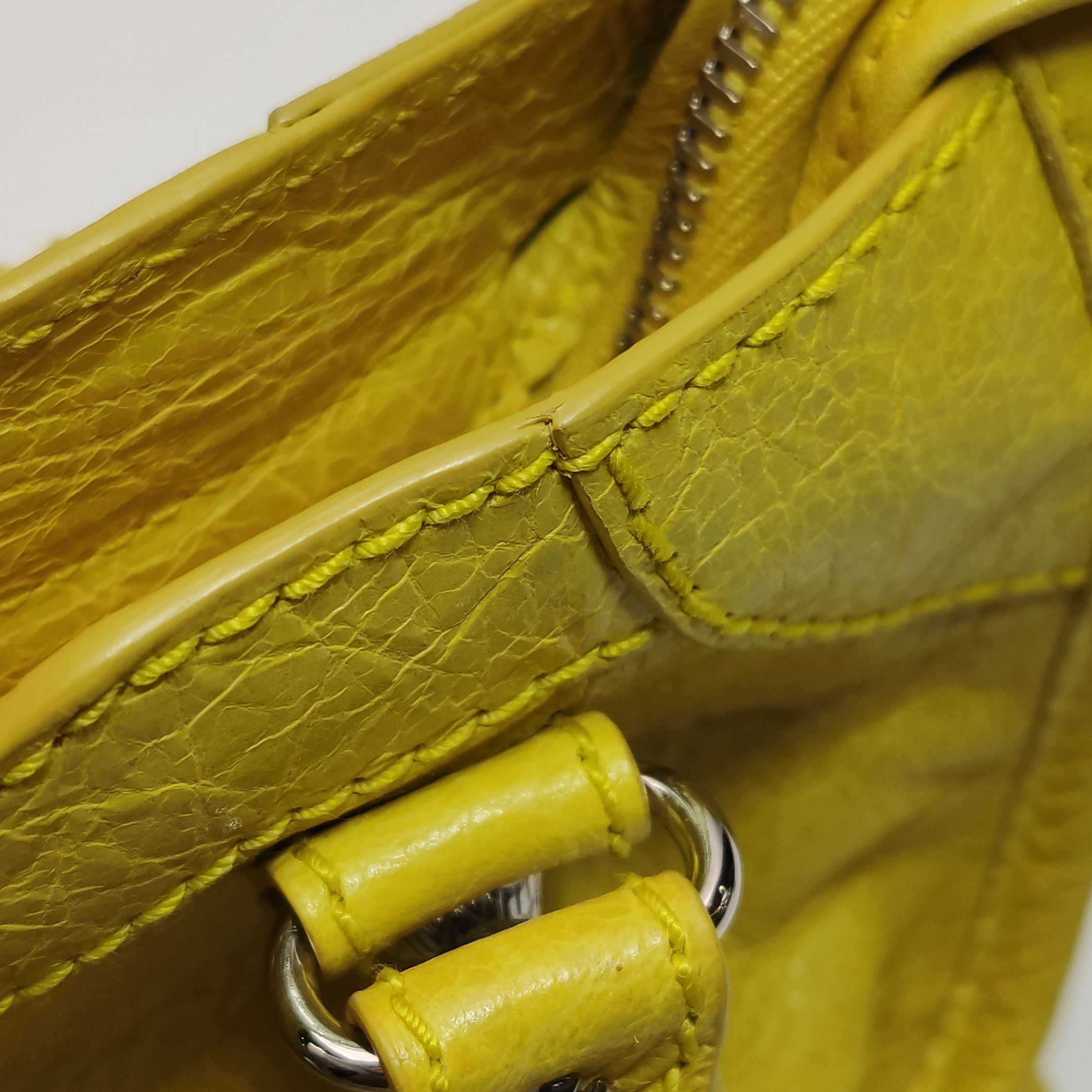 Balenciaga Balenciaga Women os Shoulder Bags Size ONE SIZE - 24 Thumbnail