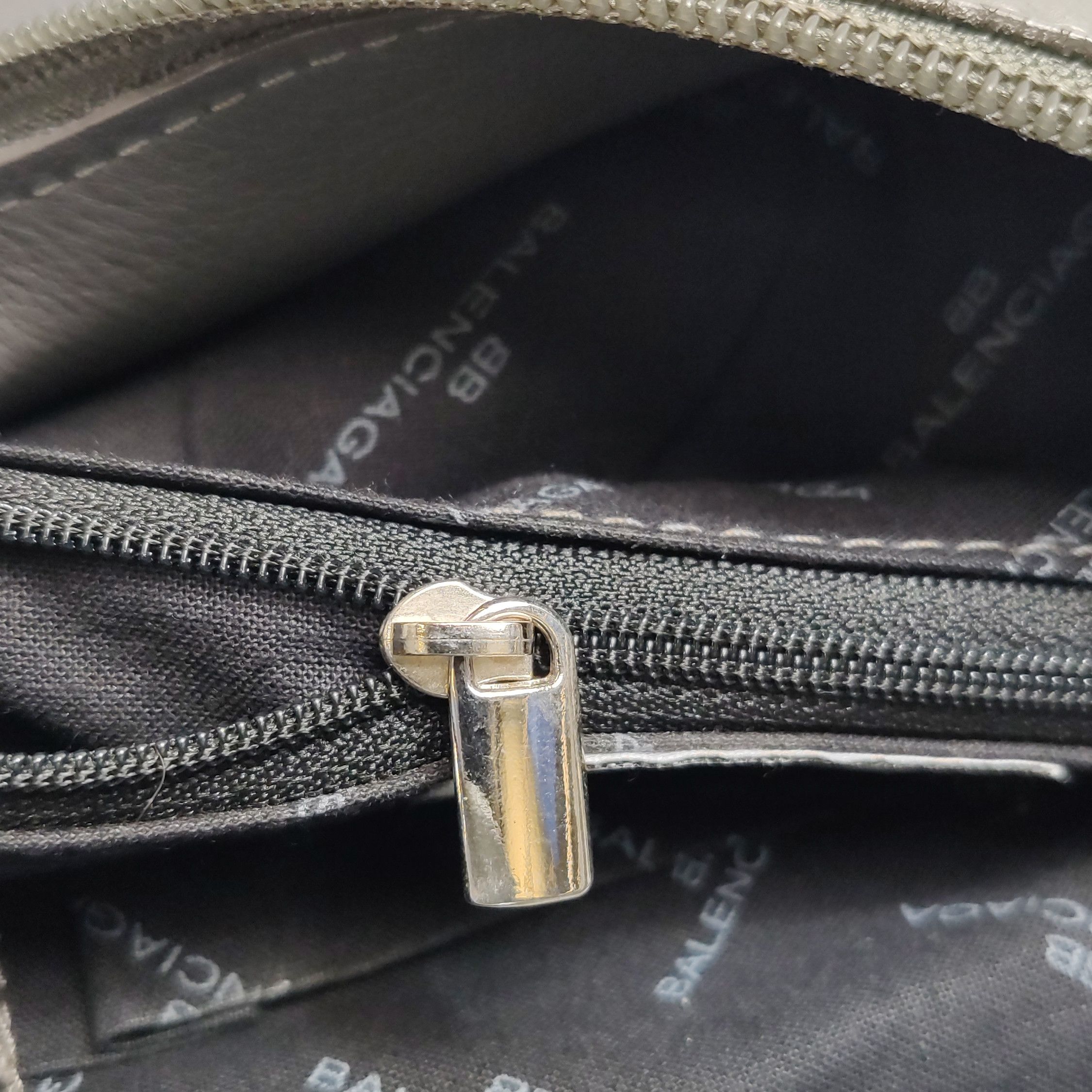 Balenciaga Balenciaga Women os Shoulder Bags Size ONE SIZE - 12 Thumbnail