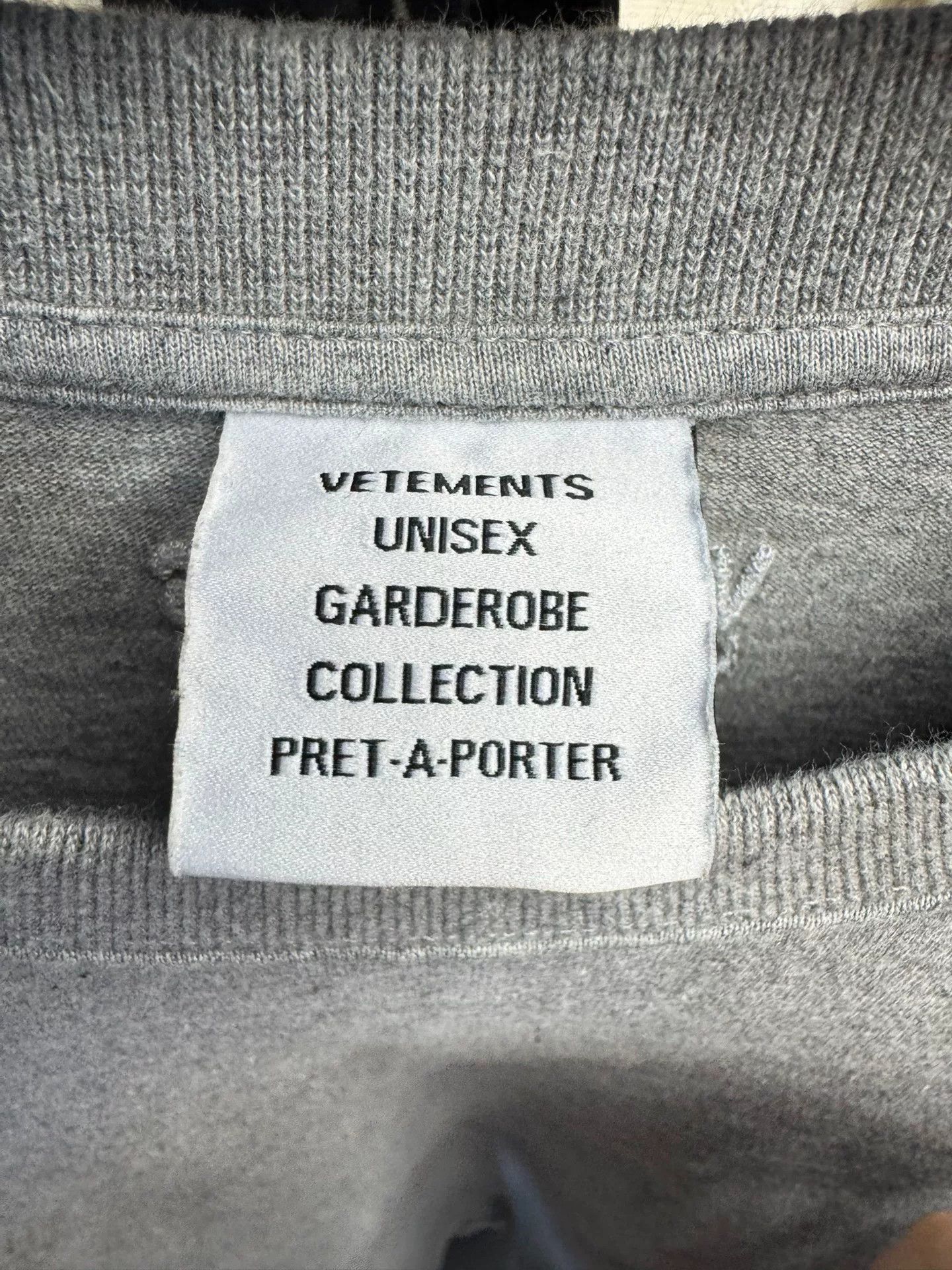 Vetements VETEMENTS Logo Sleeve Long Sleeve T-Shirt Size S Size US S / EU 44-46 / 1 - 3 Thumbnail