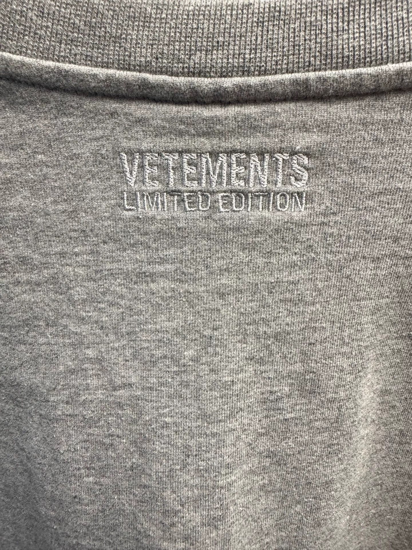 Vetements VETEMENTS Logo Sleeve Long Sleeve T-Shirt Size S Size US S / EU 44-46 / 1 - 6 Thumbnail