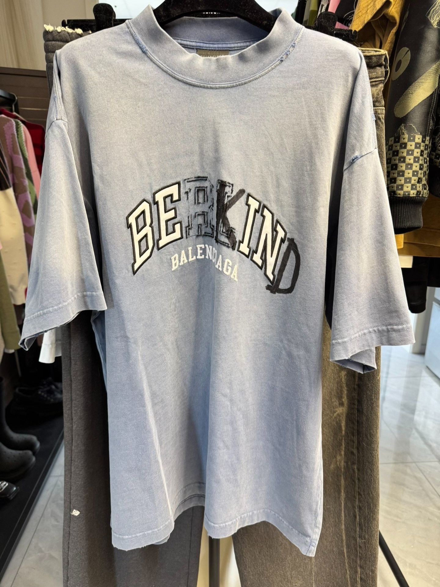 Balenciaga Balenciaga Be Kind Washed T-Shirt Size XS Size US XS / EU 42 / 0 - 2 Thumbnail