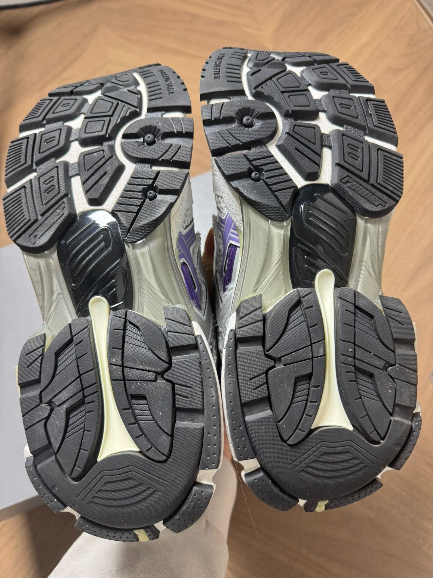 Balenciaga Balenciaga Runner Sneakers Size 38 Size US 8 / IT 38 - 7 Thumbnail