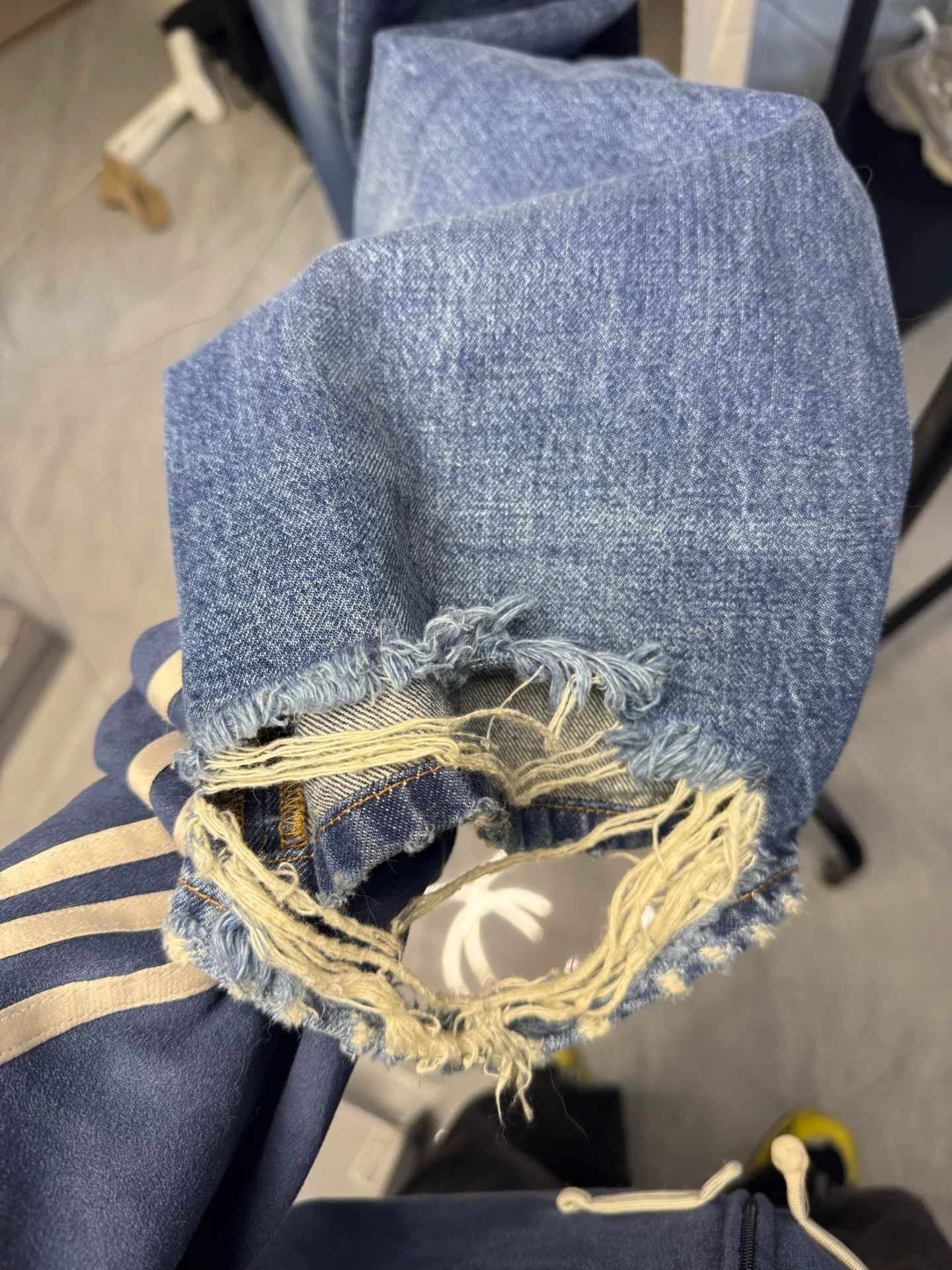 Balenciaga Balenciaga Destroyed Jeans Size S Size US 30 / EU 46 - 5 Thumbnail