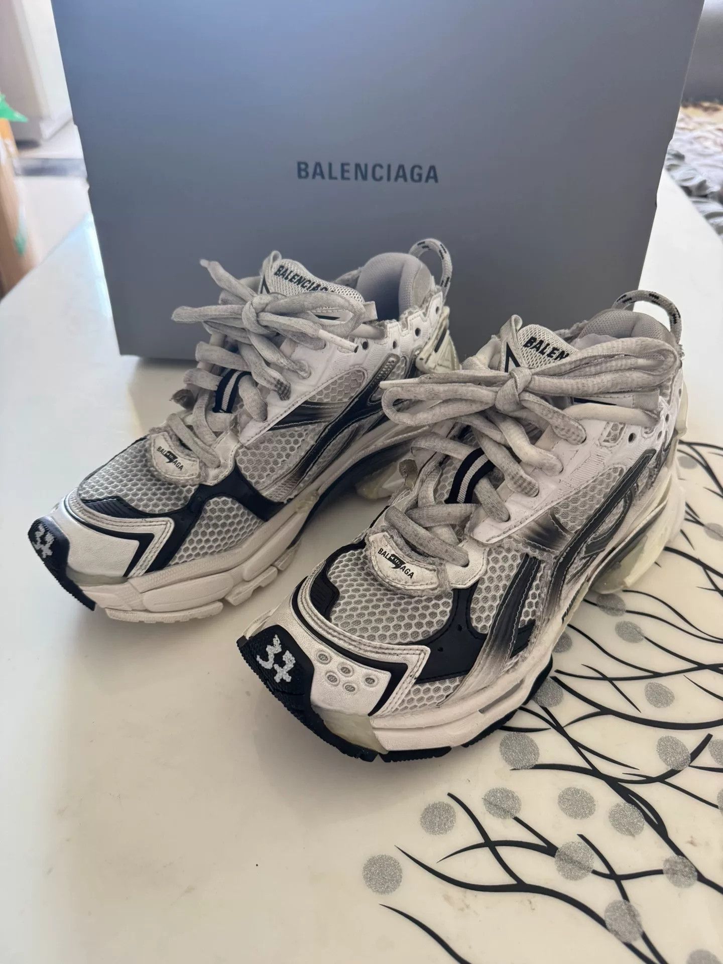 Balenciaga Balenciaga Runner Sneakers Size 37 Size US 7 / IT 37 - 2 Thumbnail