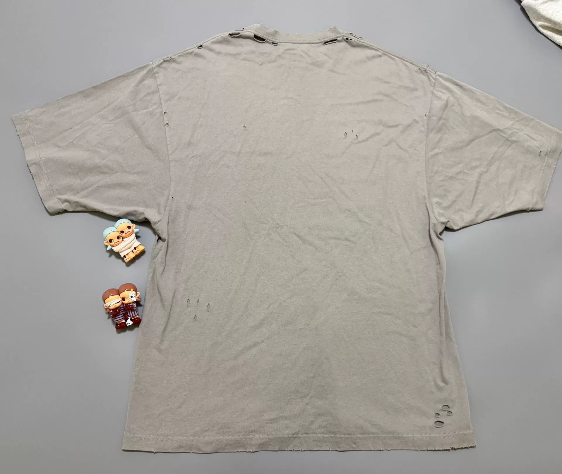 Balenciaga Balenciaga Distressed Logo T-Shirt Size XXS Size US XXS / EU 40 - 5 Thumbnail