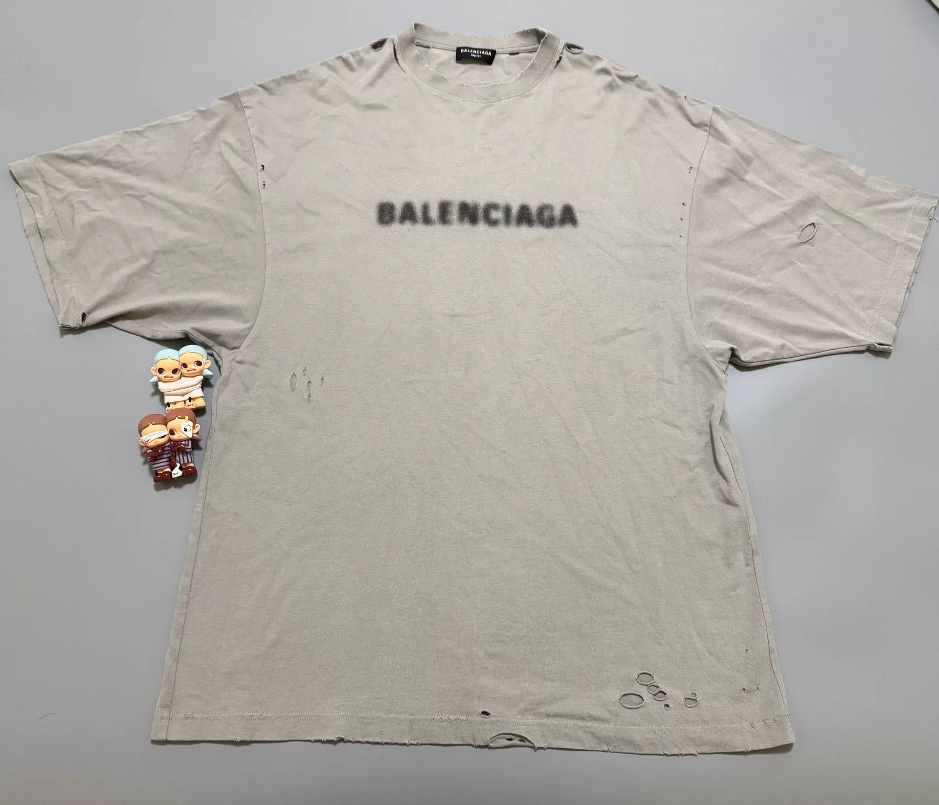 Balenciaga Balenciaga Distressed Logo T-Shirt Size XXS Size US XXS / EU 40 - 2 Thumbnail