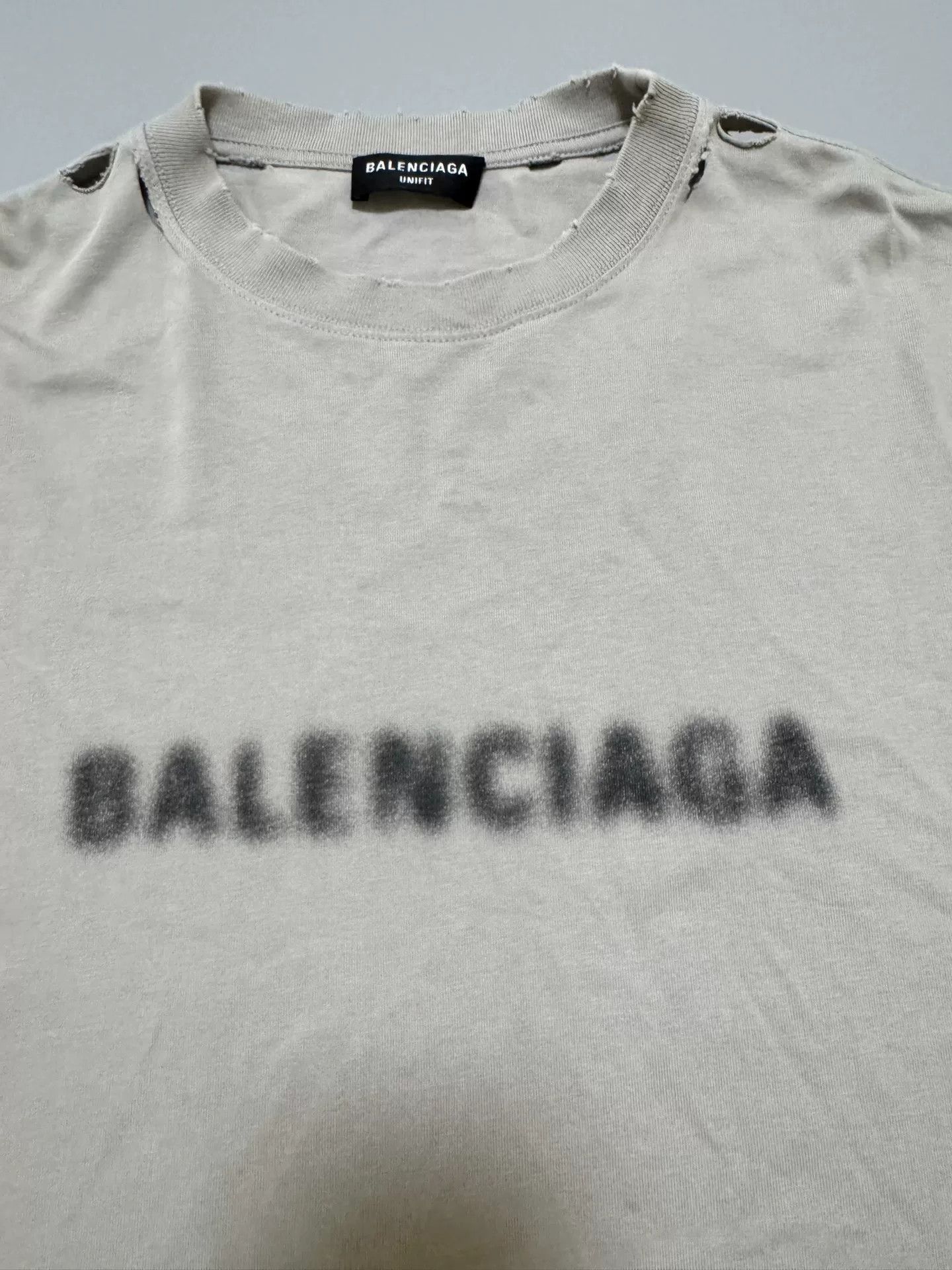 Balenciaga Balenciaga Distressed Logo T-Shirt Size XXS Size US XXS / EU 40 - 3 Thumbnail