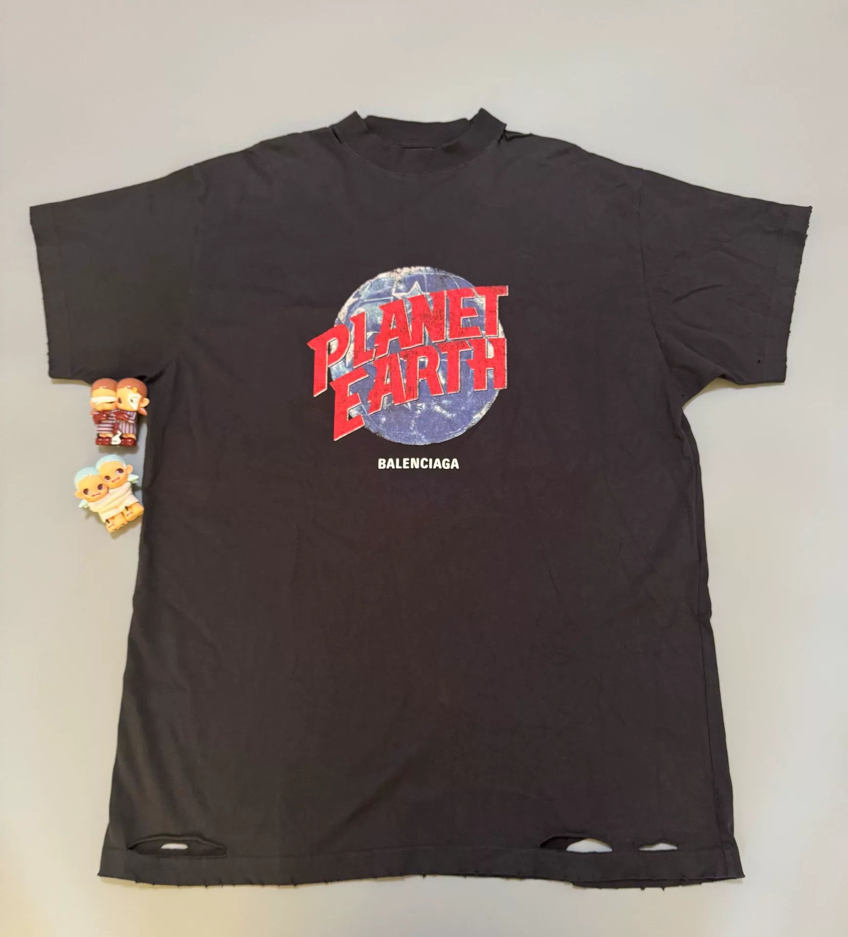 Balenciaga Balenciaga Planet Earth T-Shirt Size S Size US S / EU 44-46 / 1 - 2 Thumbnail