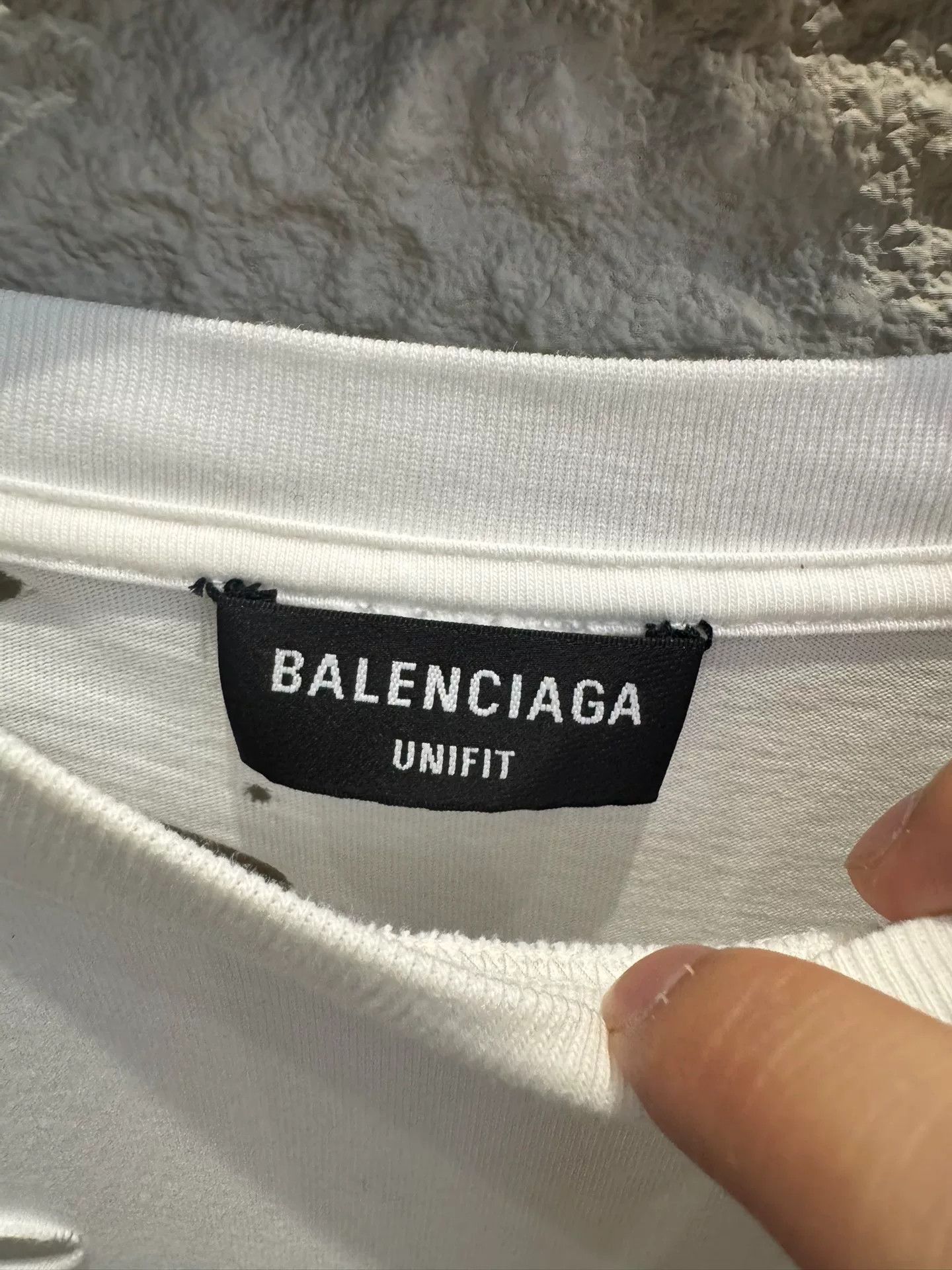 Balenciaga Balenciaga Destroyed T-Shirt Size XXS Size US XXS / EU 40 - 3 Thumbnail