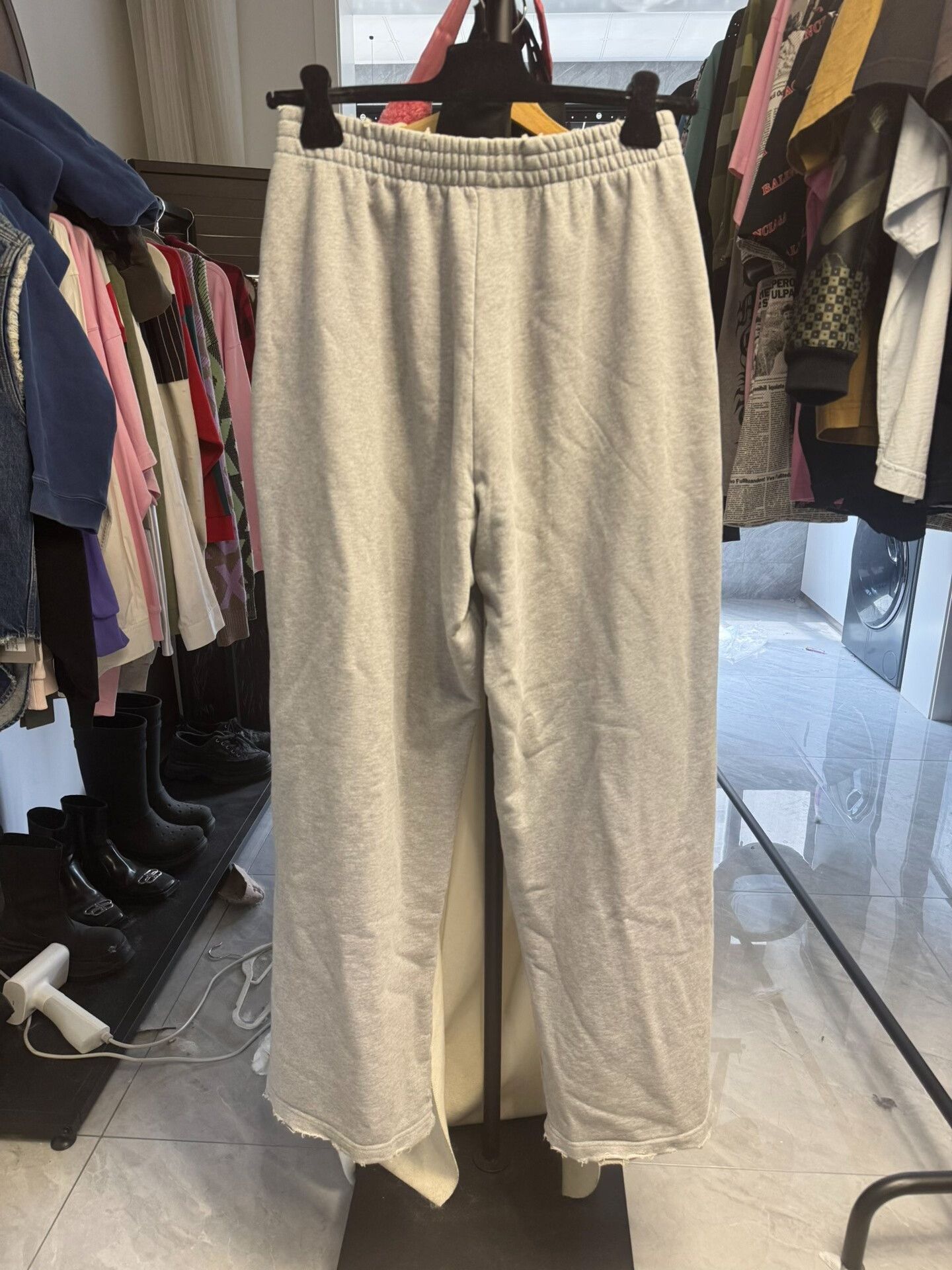 Balenciaga Balenciaga Unisex Distressed Sweatpants Size M Size US 32 / EU 48 - 3 Thumbnail