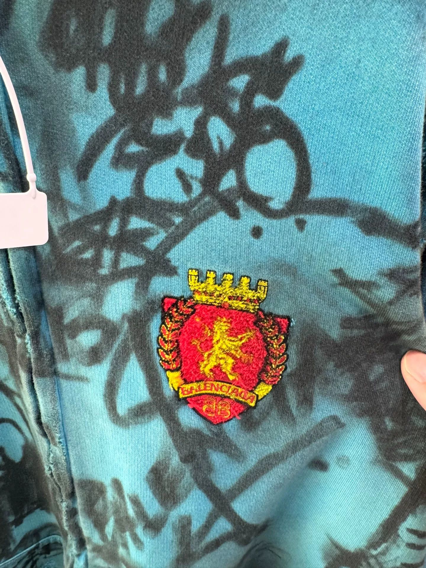 Balenciaga Balenciaga Graffiti Crest Zip-up Hoodie Size XXL Size US XXL / EU 58 / 5 - 3 Thumbnail