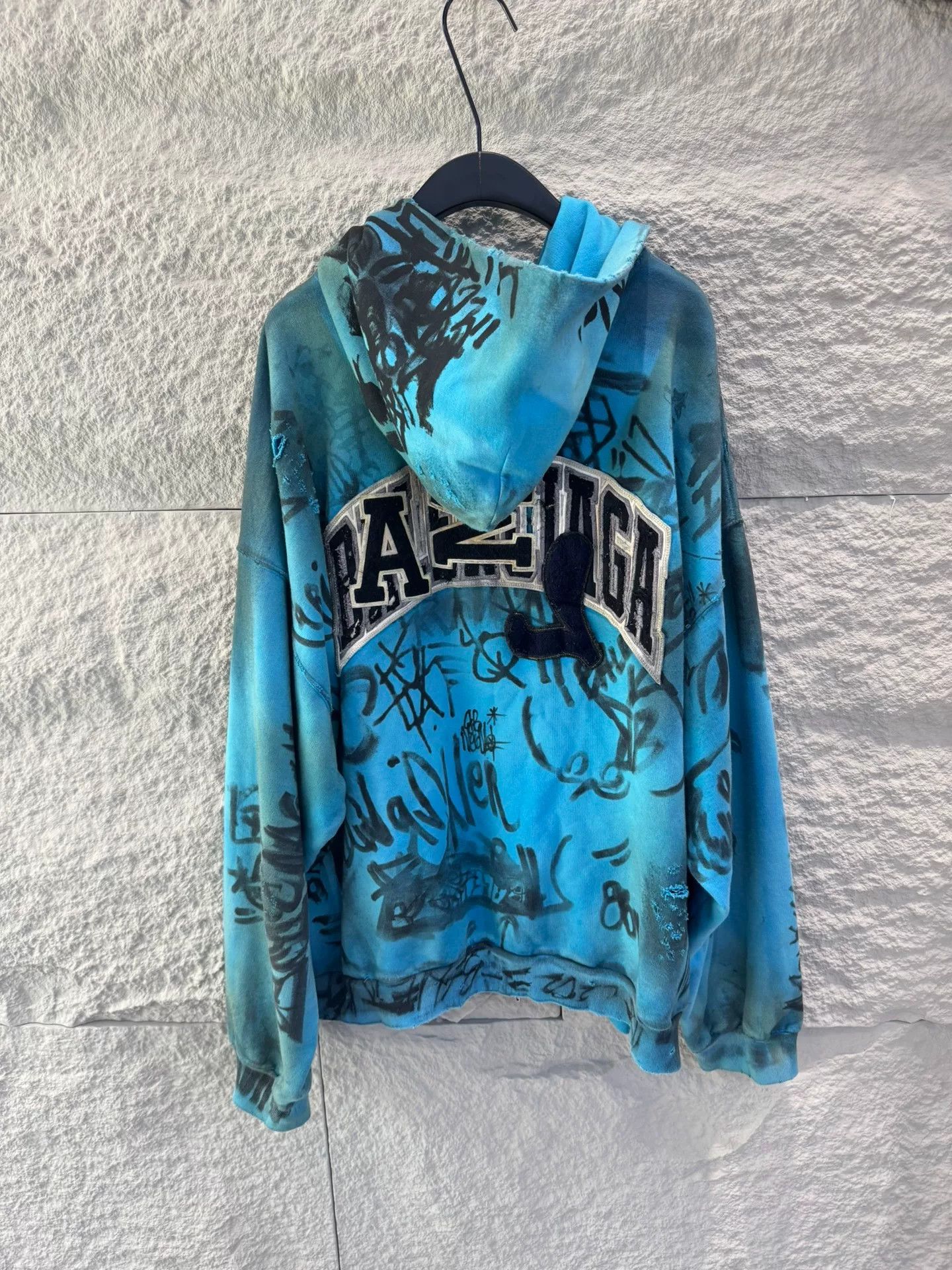 Balenciaga Balenciaga Graffiti Crest Zip-up Hoodie Size XXL Size US XXL / EU 58 / 5 - 5 Thumbnail