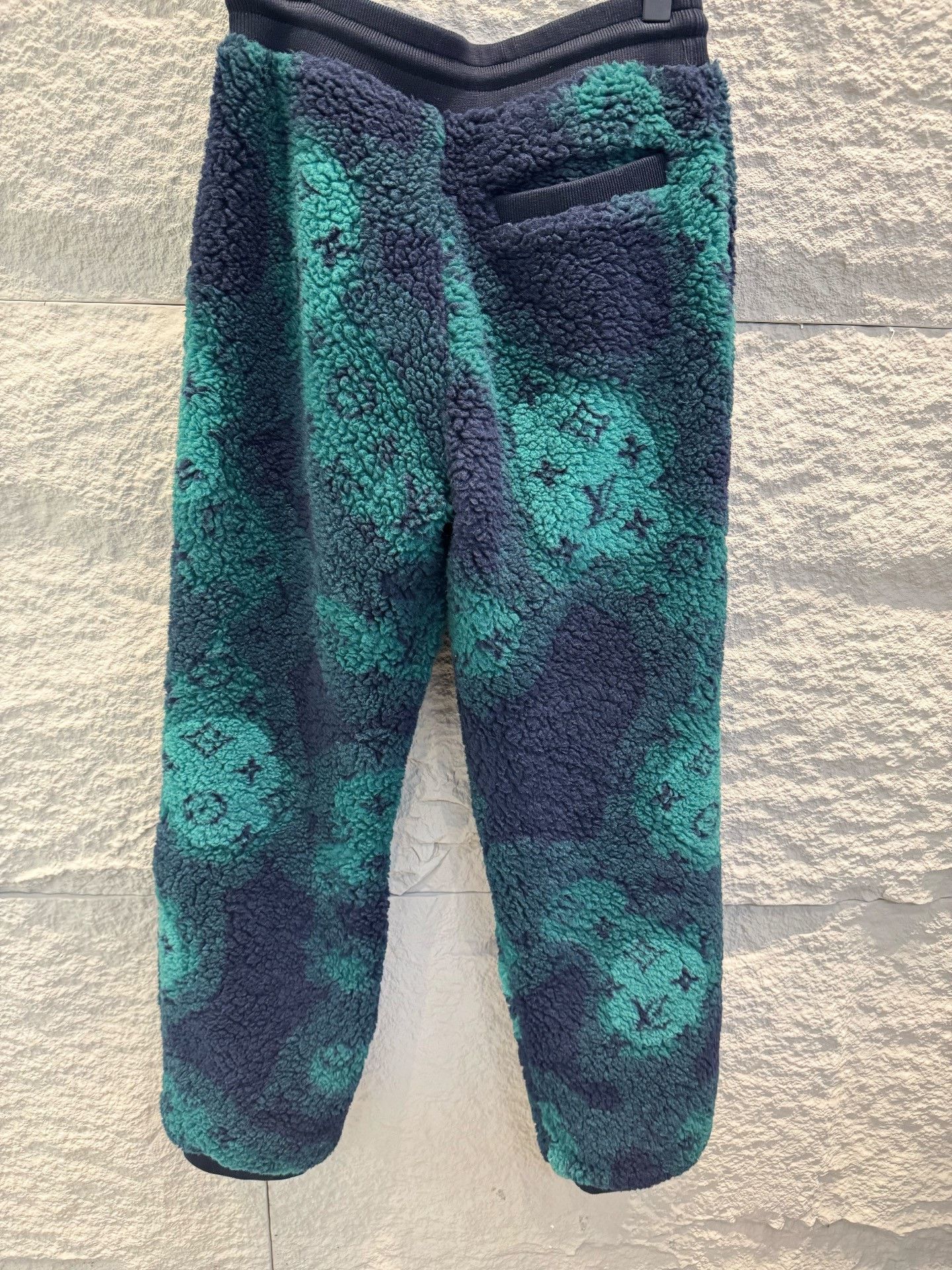Louis Vuitton Louis Vuitton Monogram Fleece Joggers Size M Size US 32 / EU 48 - 3 Thumbnail
