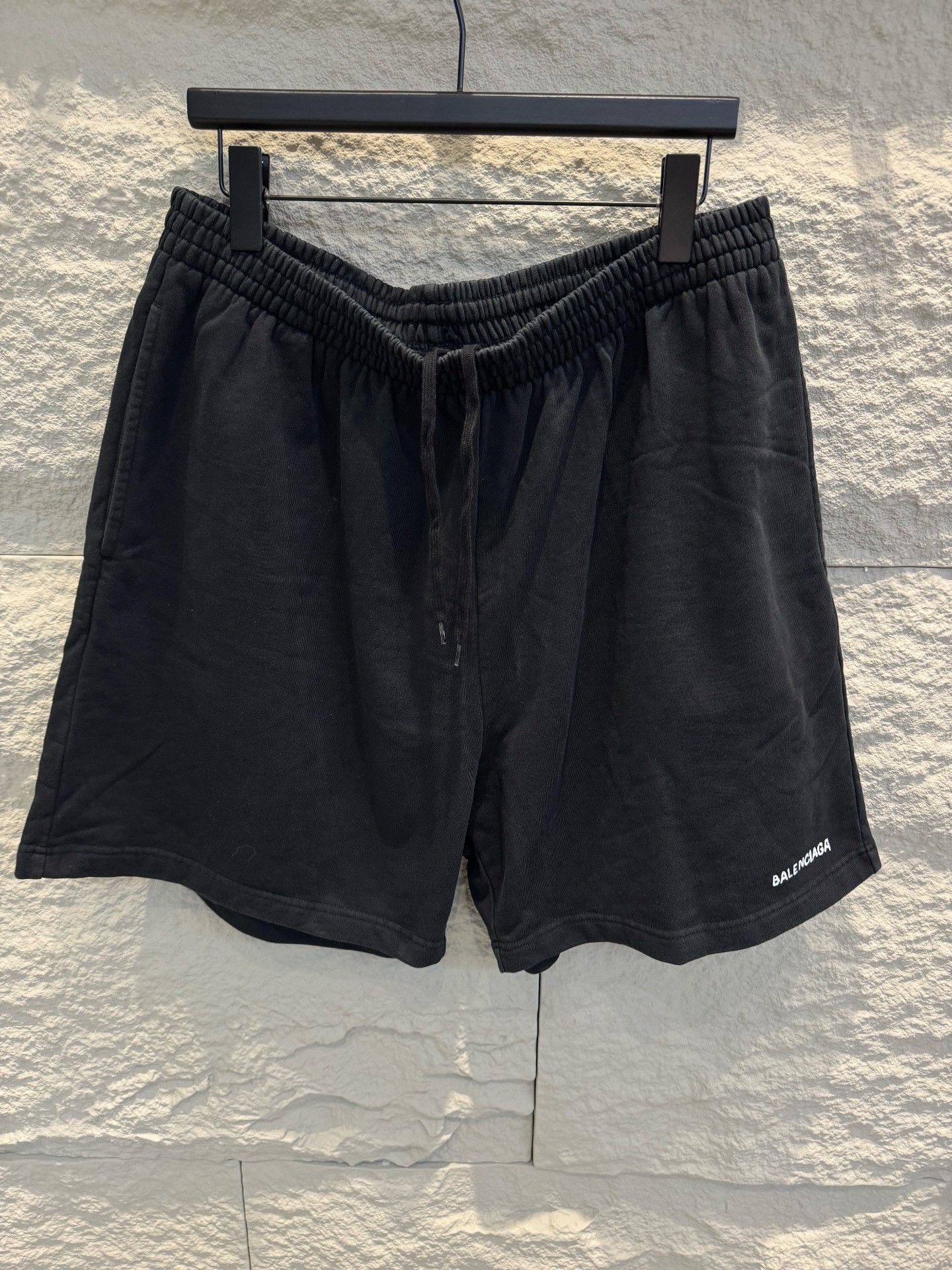Balenciaga Balenciaga Reverse Logo Shorts Size L Size US 34 / EU 50 - 2 Thumbnail