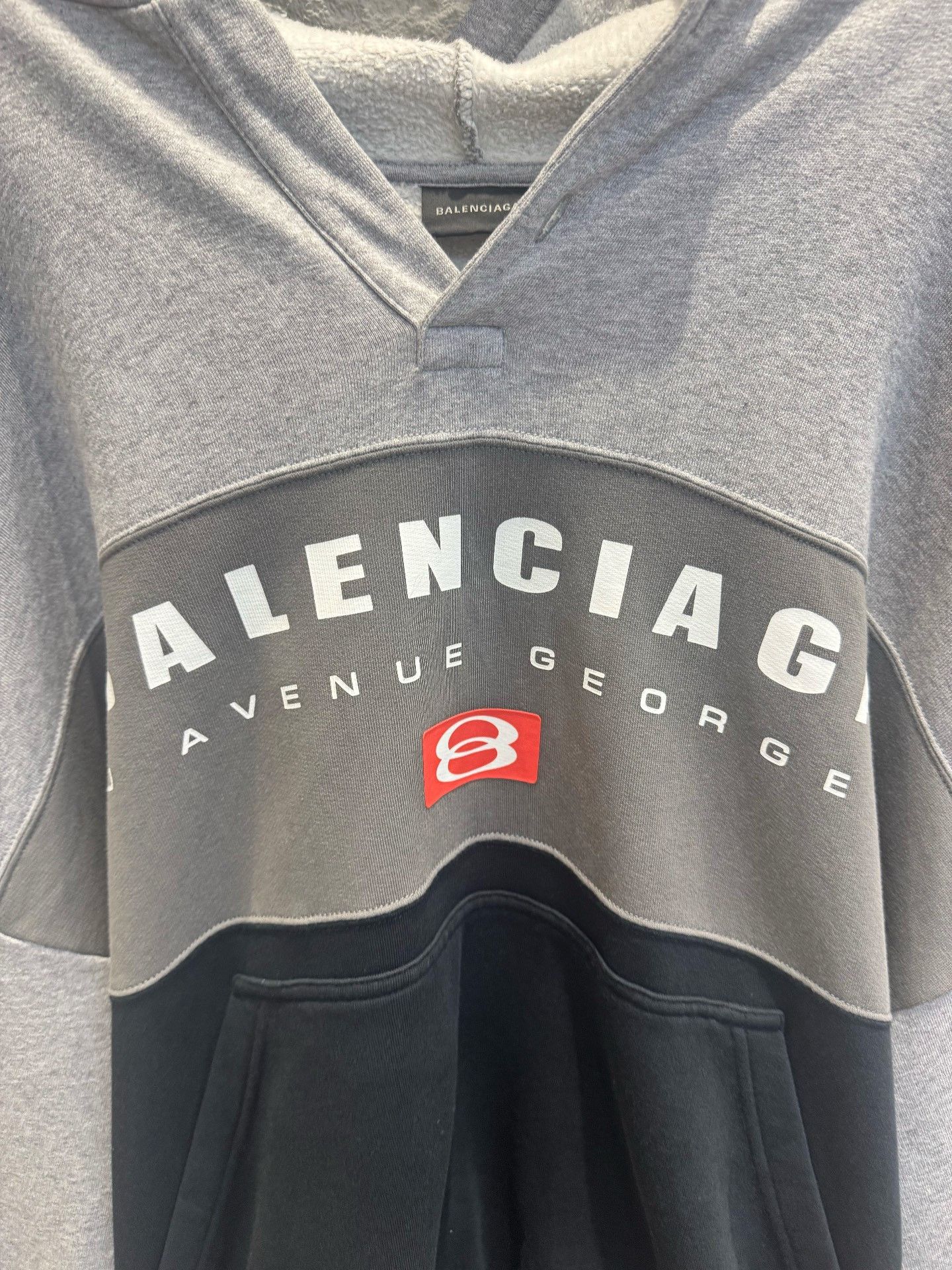 Balenciaga Balenciaga Avenue George Hoodie Size S Size US S / EU 44-46 / 1 - 3 Thumbnail