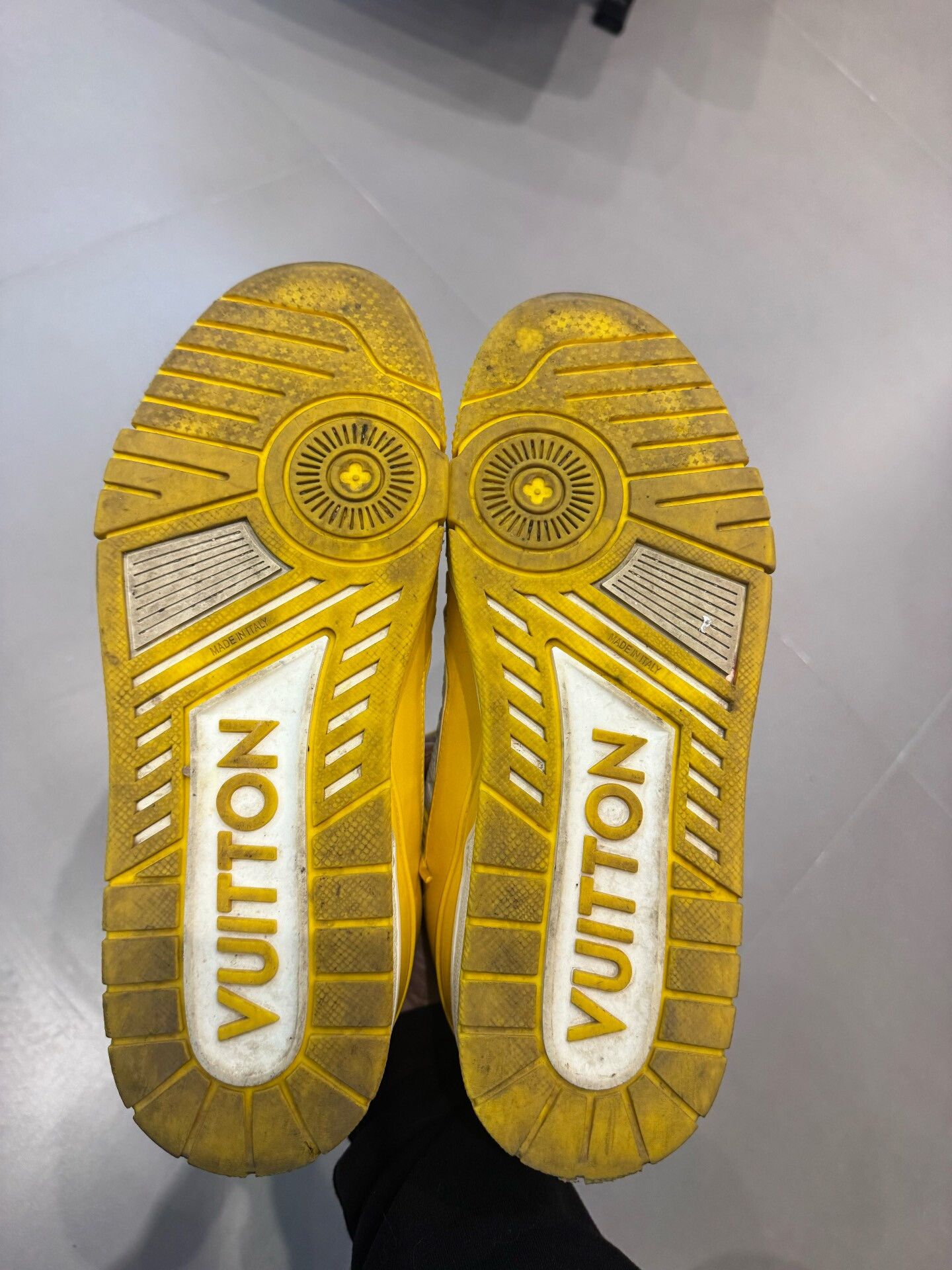 Louis Vuitton Louis Vuitton Yellow Leather Trainer Sneakers Size 9 Size US 9 / EU 42 - 9 Thumbnail