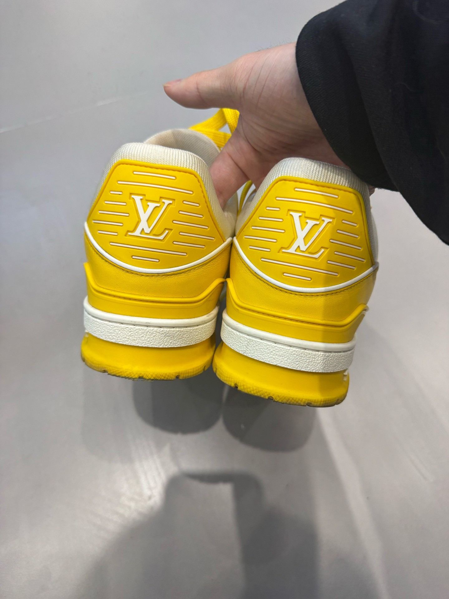 Louis Vuitton Louis Vuitton Yellow Leather Trainer Sneakers Size 9 Size US 9 / EU 42 - 7 Thumbnail