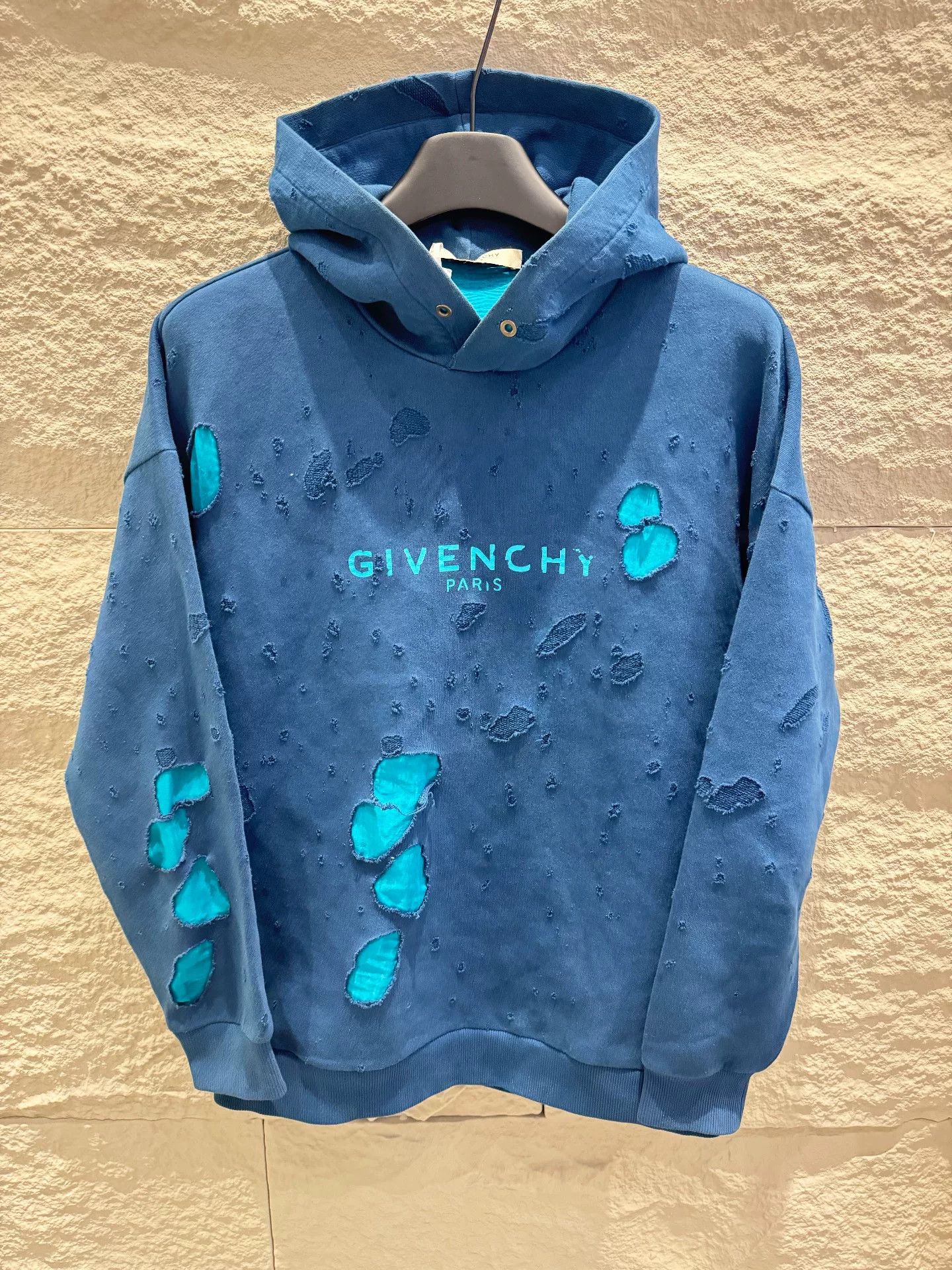 Givenchy Givenchy Distressed Logo Hoodie Size S Size US S / EU 44-46 / 1 - 2 Thumbnail