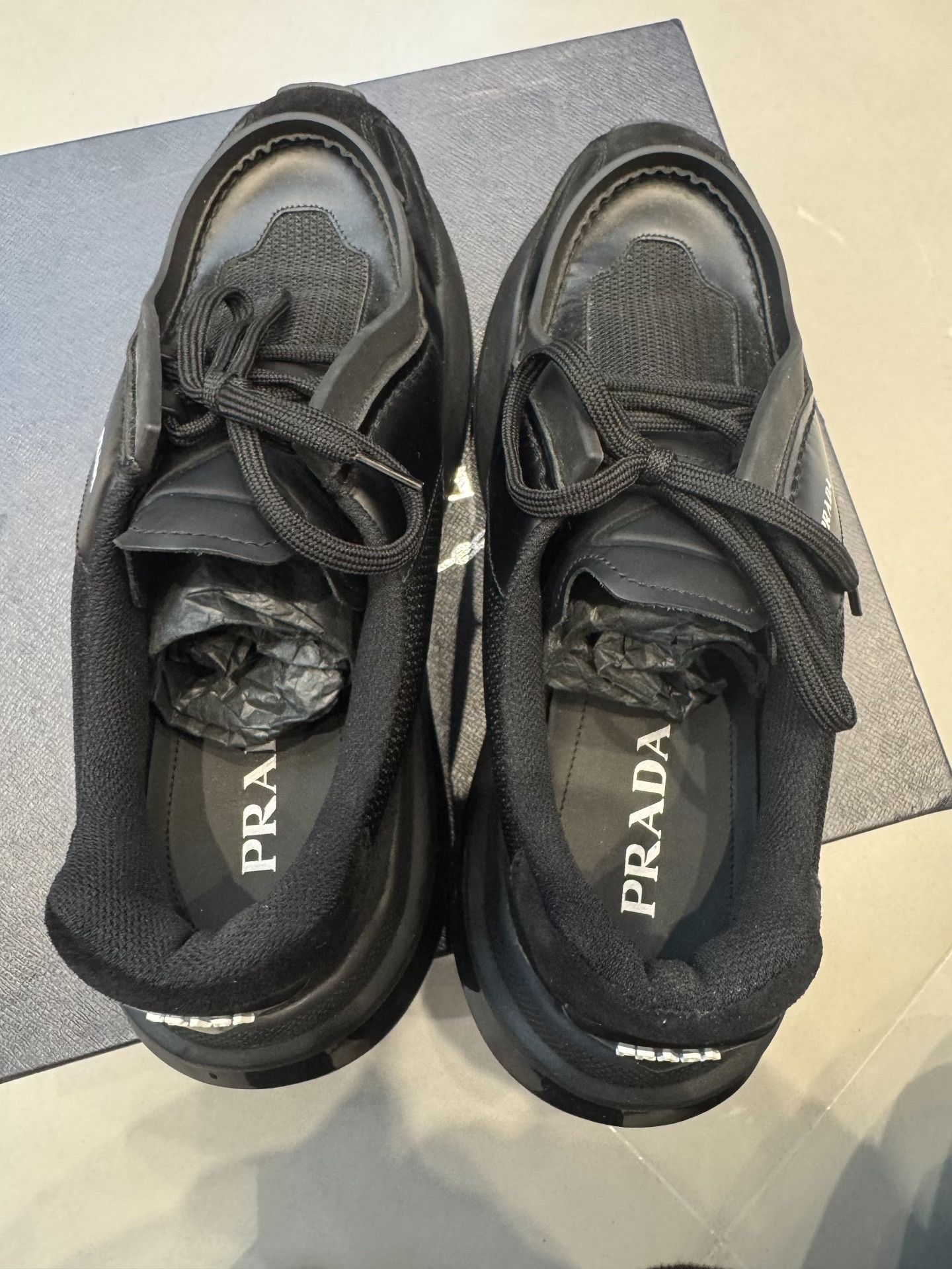 Prada Prada Logo Low-Top Sneakers Black Size 11 Size US 11 / EU 44 - 4 Thumbnail