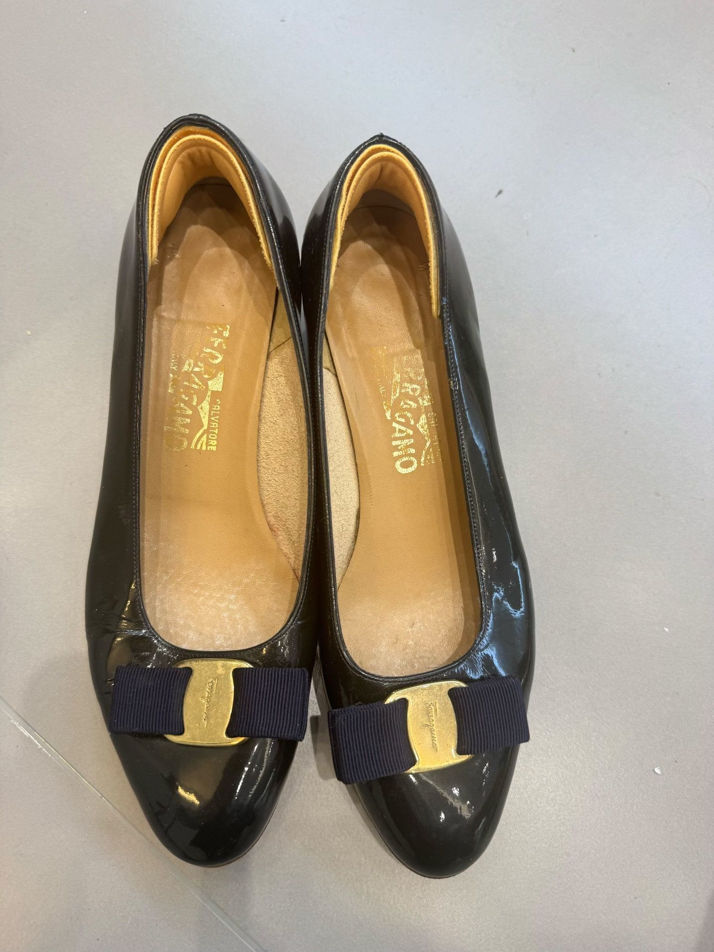 Salvatore Ferragamo Salvatore Ferragamo Black Patent Bow Heels Size 38 Size US 8 / IT 38 - 4 Thumbnail