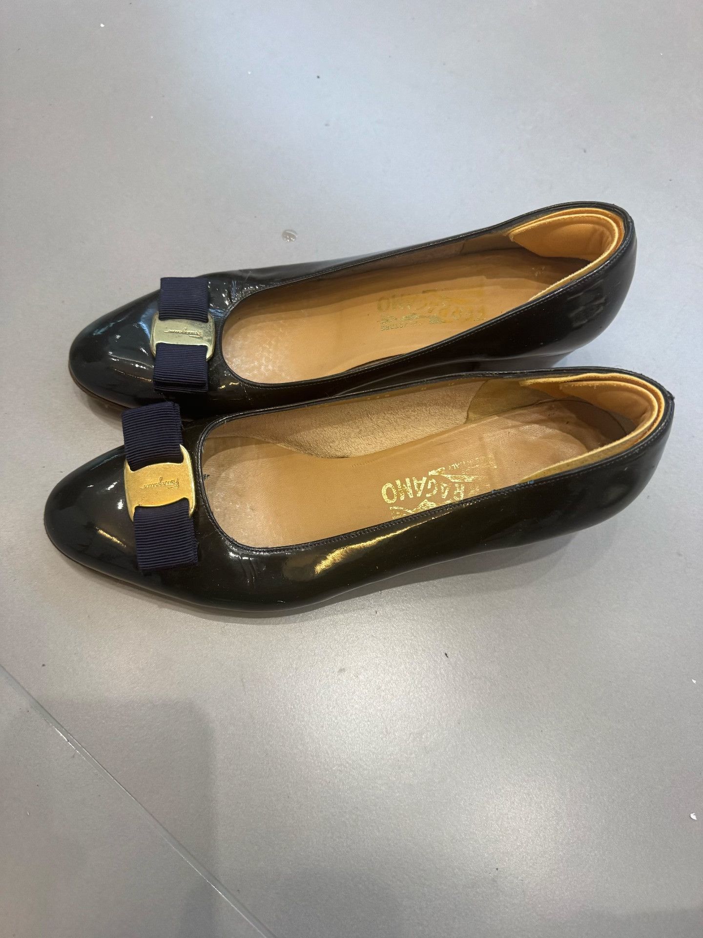 Salvatore Ferragamo Salvatore Ferragamo Black Patent Bow Heels Size 38 Size US 8 / IT 38 - 3 Thumbnail