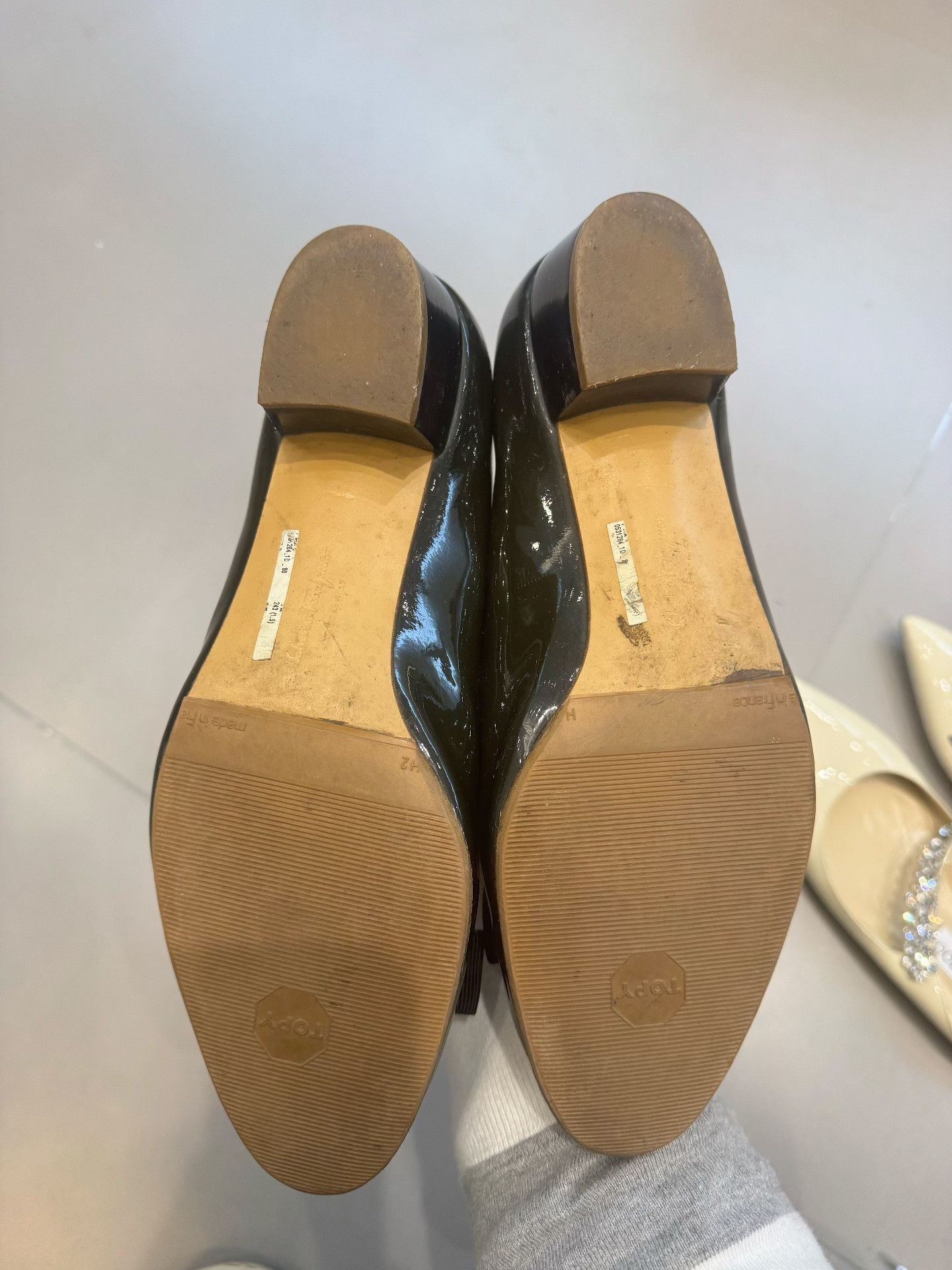 Salvatore Ferragamo Salvatore Ferragamo Black Patent Bow Heels Size 38 Size US 8 / IT 38 - 5 Thumbnail