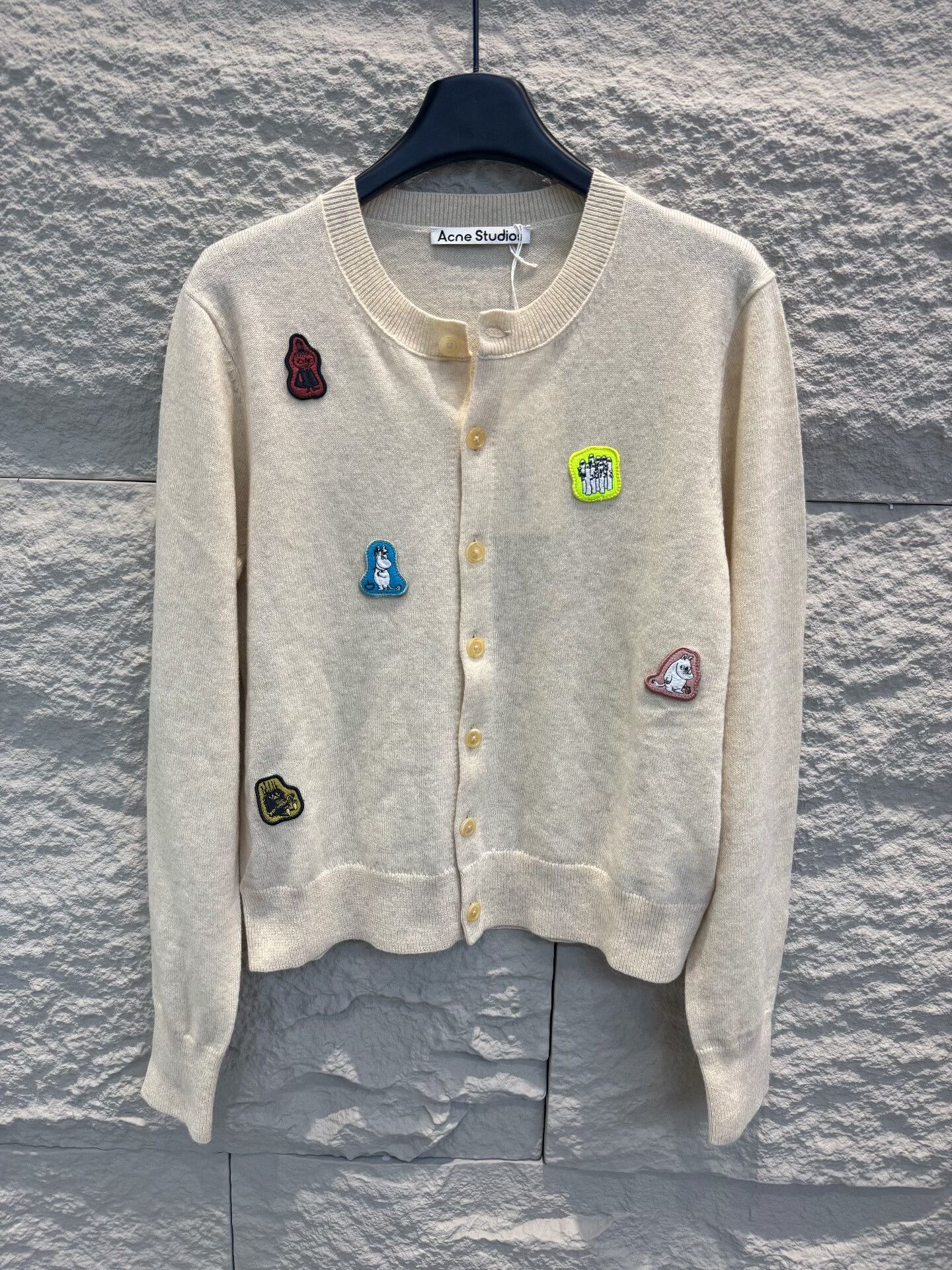 Acne Studios Acne Studios x Moomin Patched Cardigan Size M Size US M / EU 48-50 / 2 - 2 Thumbnail
