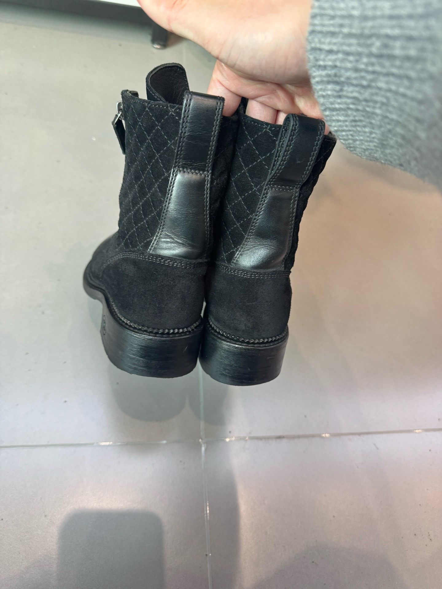 Chanel Chanel CC Logo Quilted Suede Combat Boots Size 36 Size US 6 / IT 36 - 4 Thumbnail
