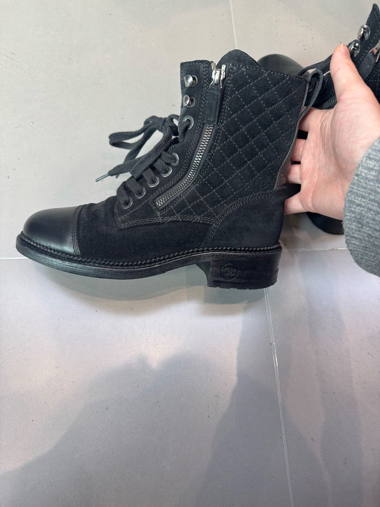 Chanel Chanel CC Logo Quilted Suede Combat Boots Size 36 Size US 6 / IT 36 - 5 Thumbnail