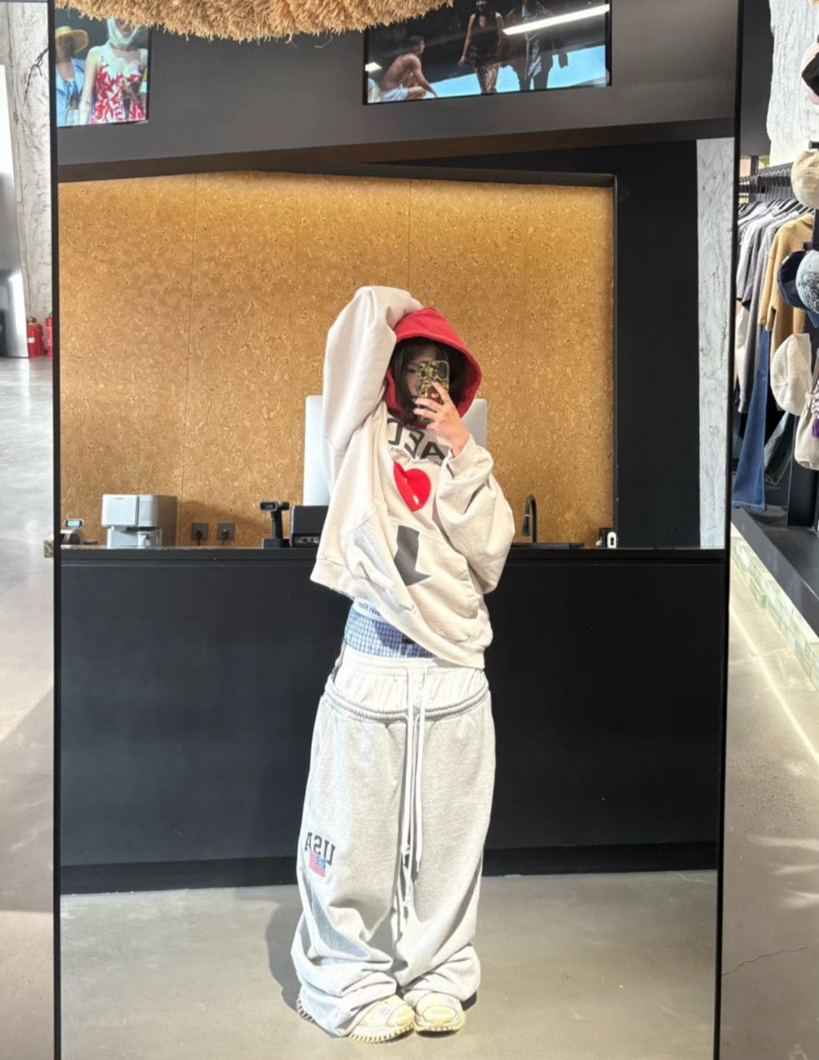 GRAILZ Grailz AED Heart Graphic Hoodie Size 1 Size US S / EU 44-46 / 1 - 7 Thumbnail